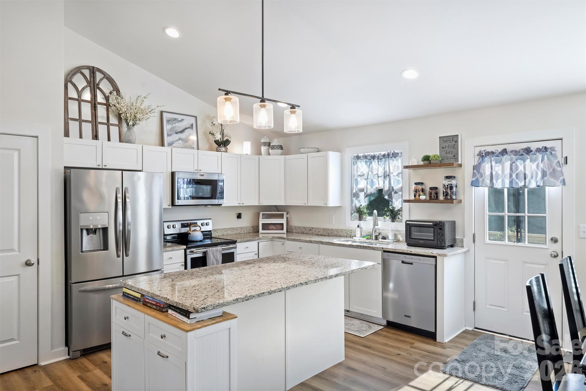 Single Family Residence at 112 Cypress Acres Lane, Statesville, photo 9 of 33