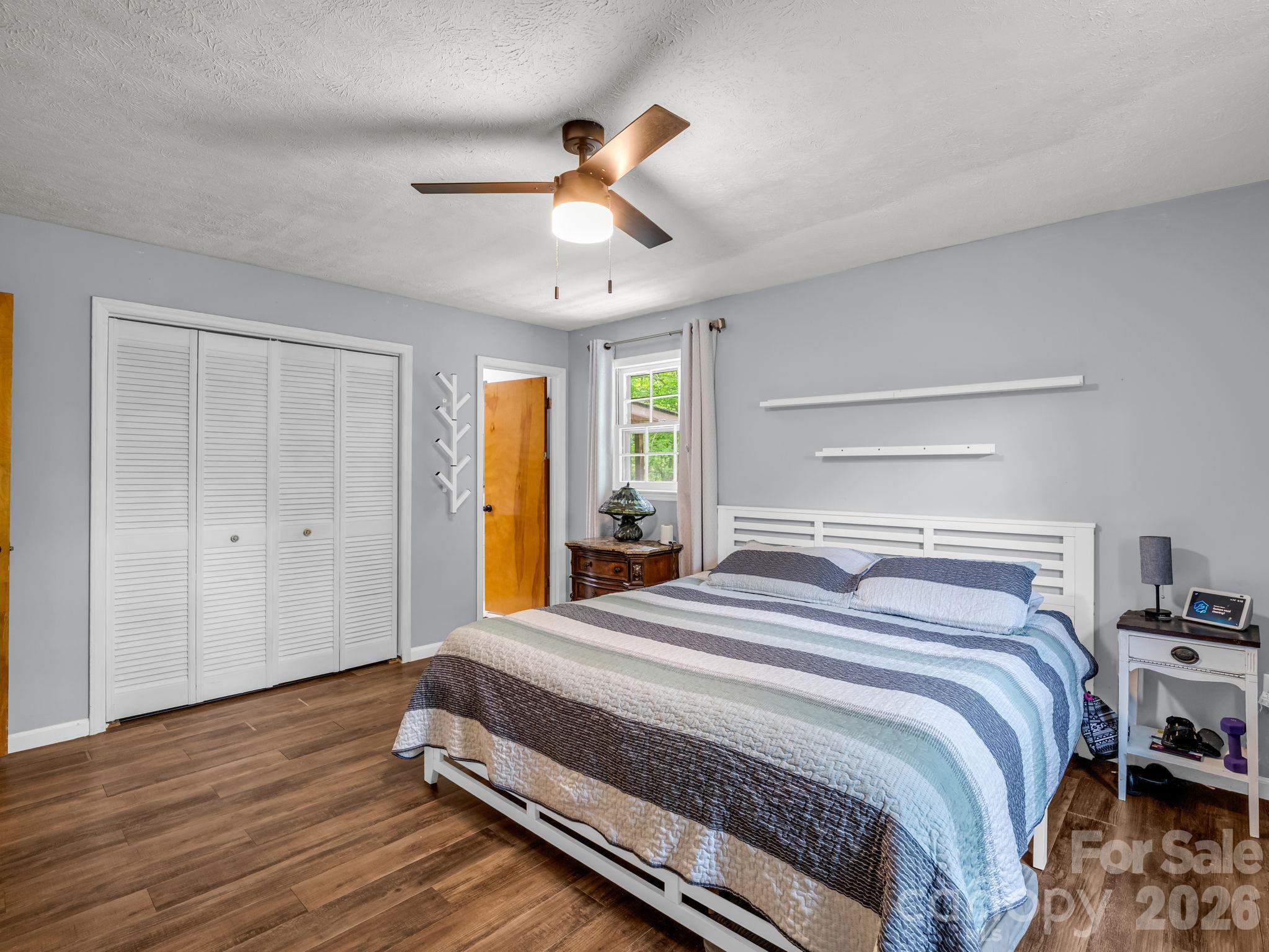 large primary w.en-suite bathroom - 92 Greenwood Acres Drive, Mills River