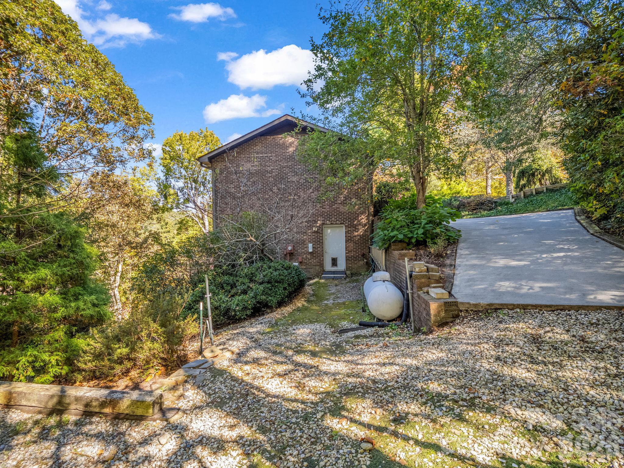 Single Family Residence at 112 Wolf Shoals Road, Hendersonville, photo 36 of 43