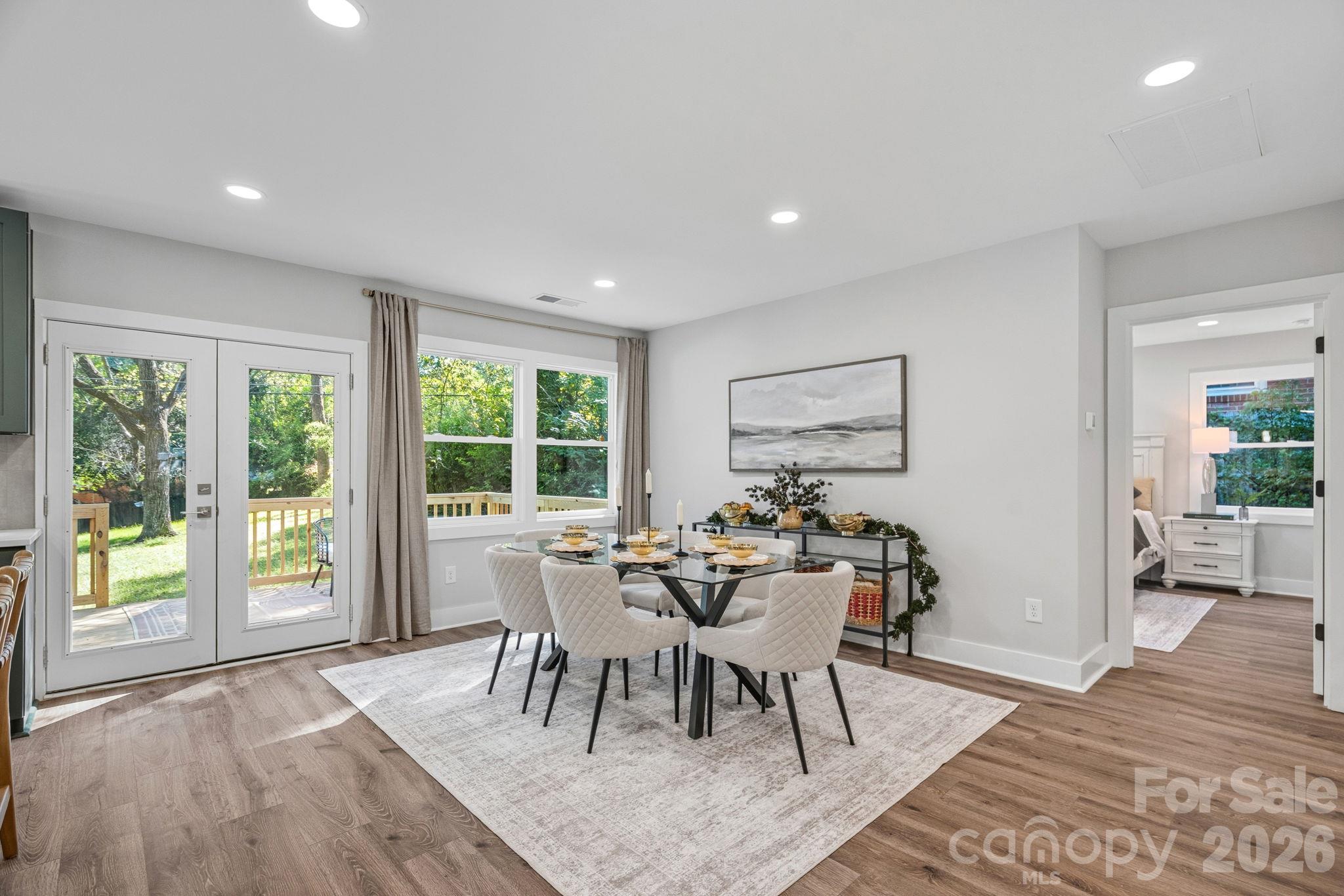 Dining - 1949 Garibaldi Avenue, Charlotte