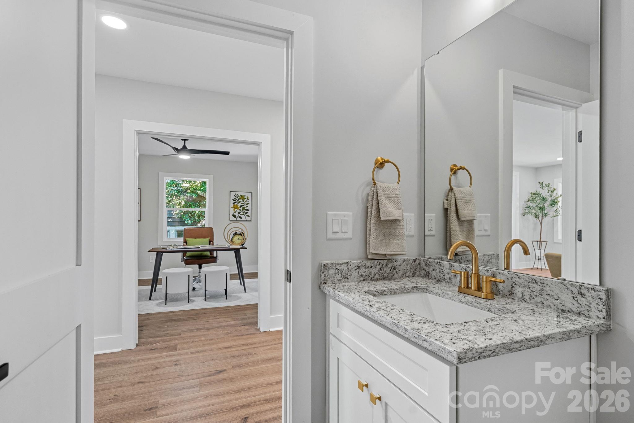 Powder Bath - 1949 Garibaldi Avenue, Charlotte