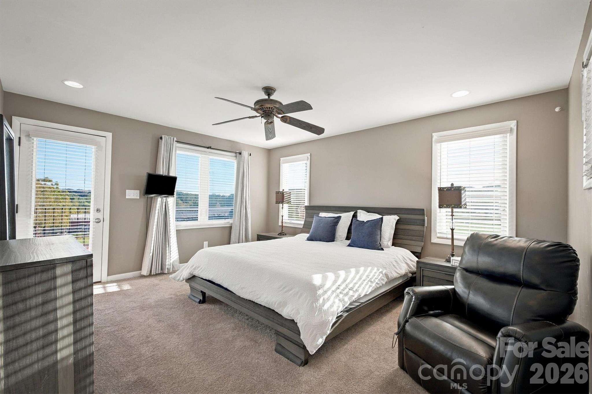 Single Family Residence at 4820 16th Street Drive NE, Hickory, photo 5 of 34