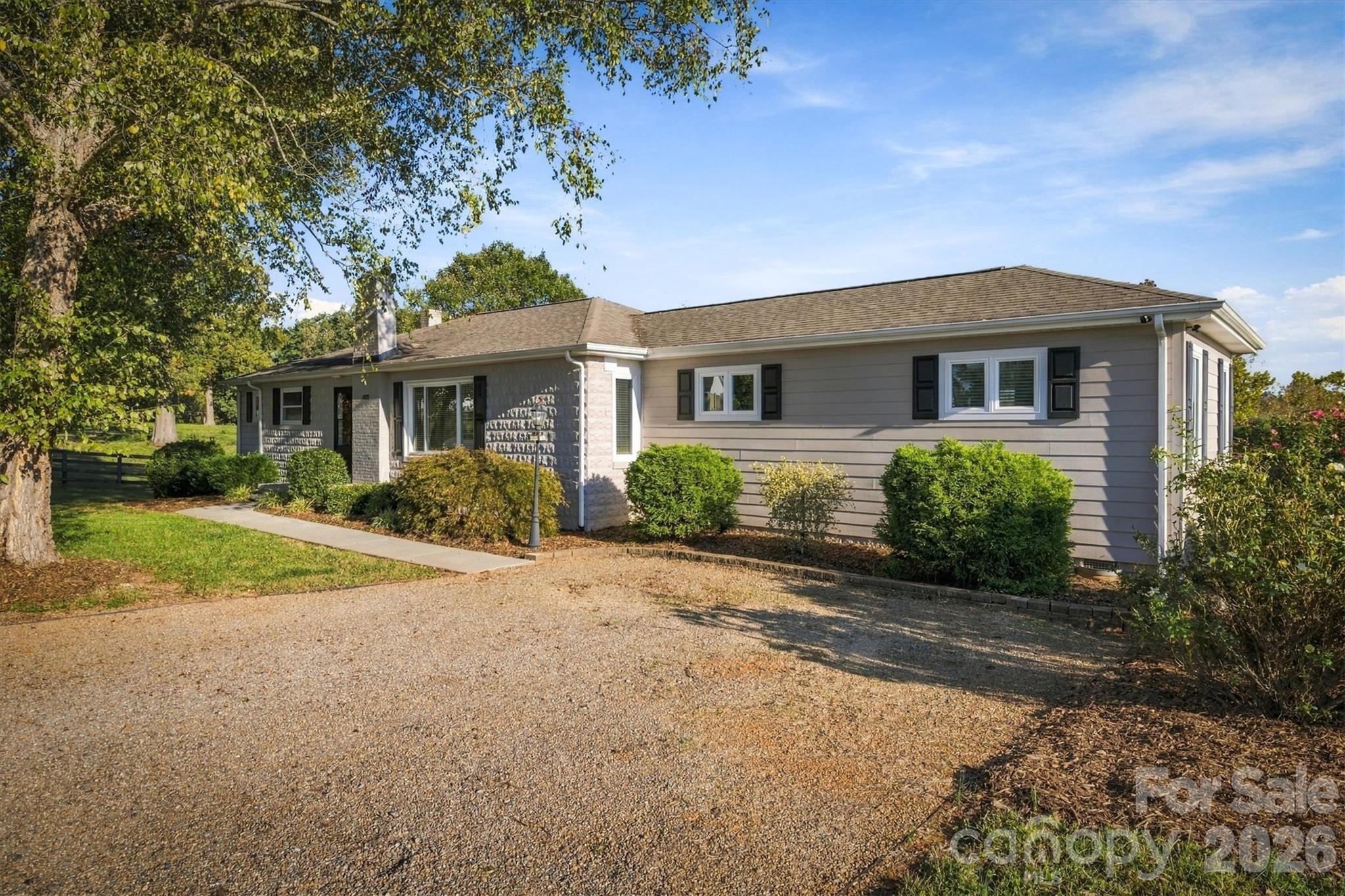 Single Family Residence at 4820 16th Street Drive NE, Hickory, photo 9 of 34