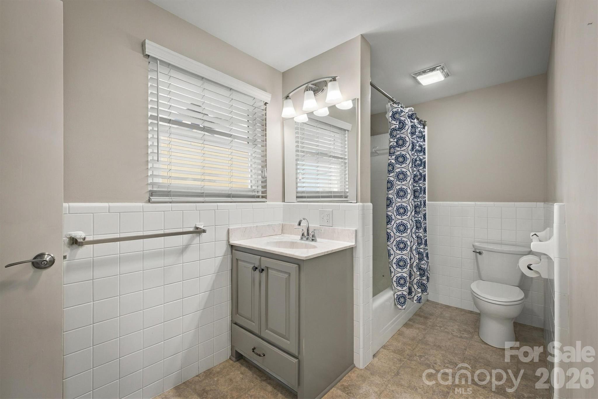 Single Family Residence at 4820 16th Street Drive NE, Hickory, photo 19 of 34