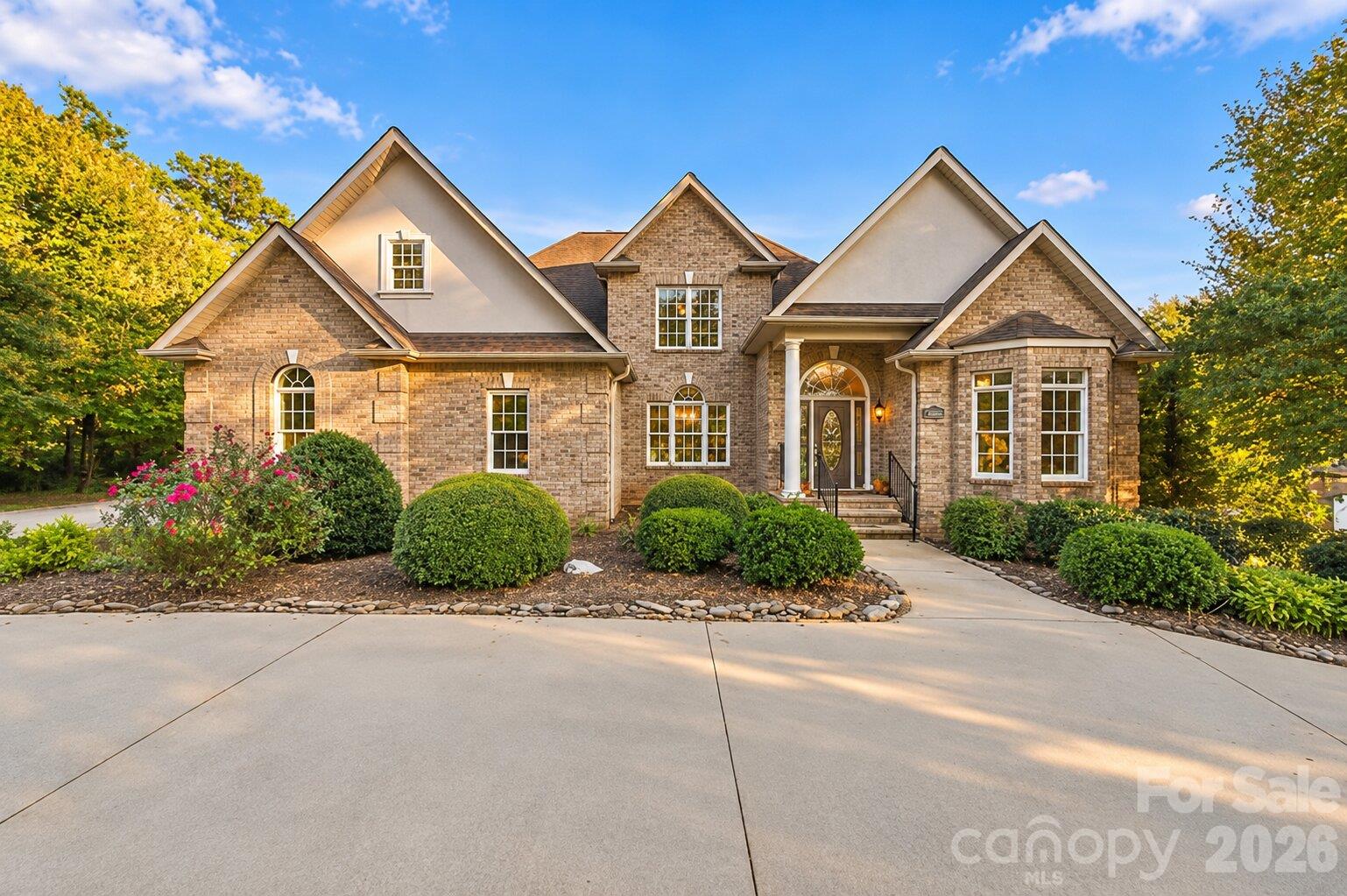 Single Family Residence at 2301 Willow Creek Drive, Newton, photo 2 of 48