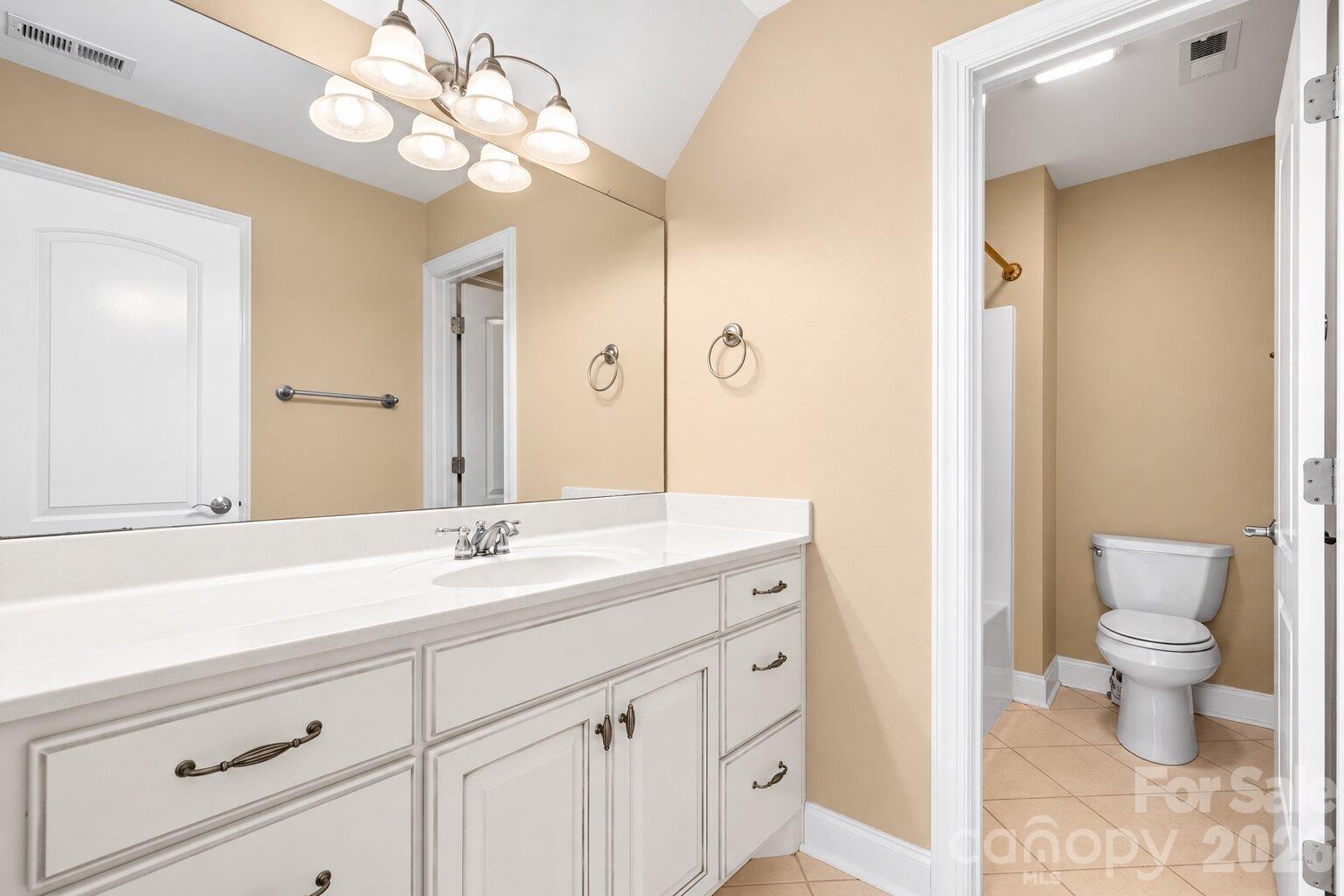 Single Family Residence at 2301 Willow Creek Drive, Newton, photo 28 of 48
