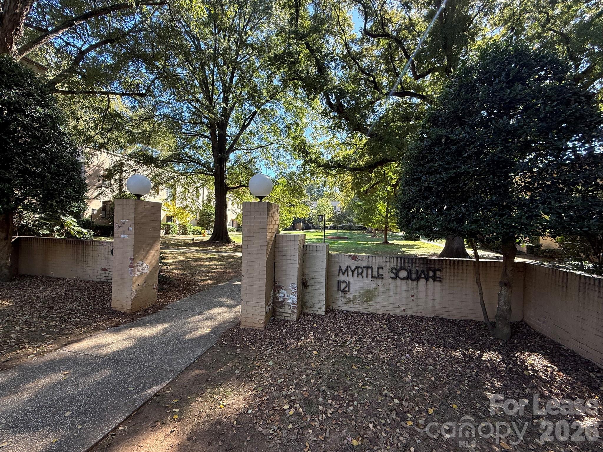 Condominium at 1121 Myrtle Avenue, Charlotte, photo 2 of 22