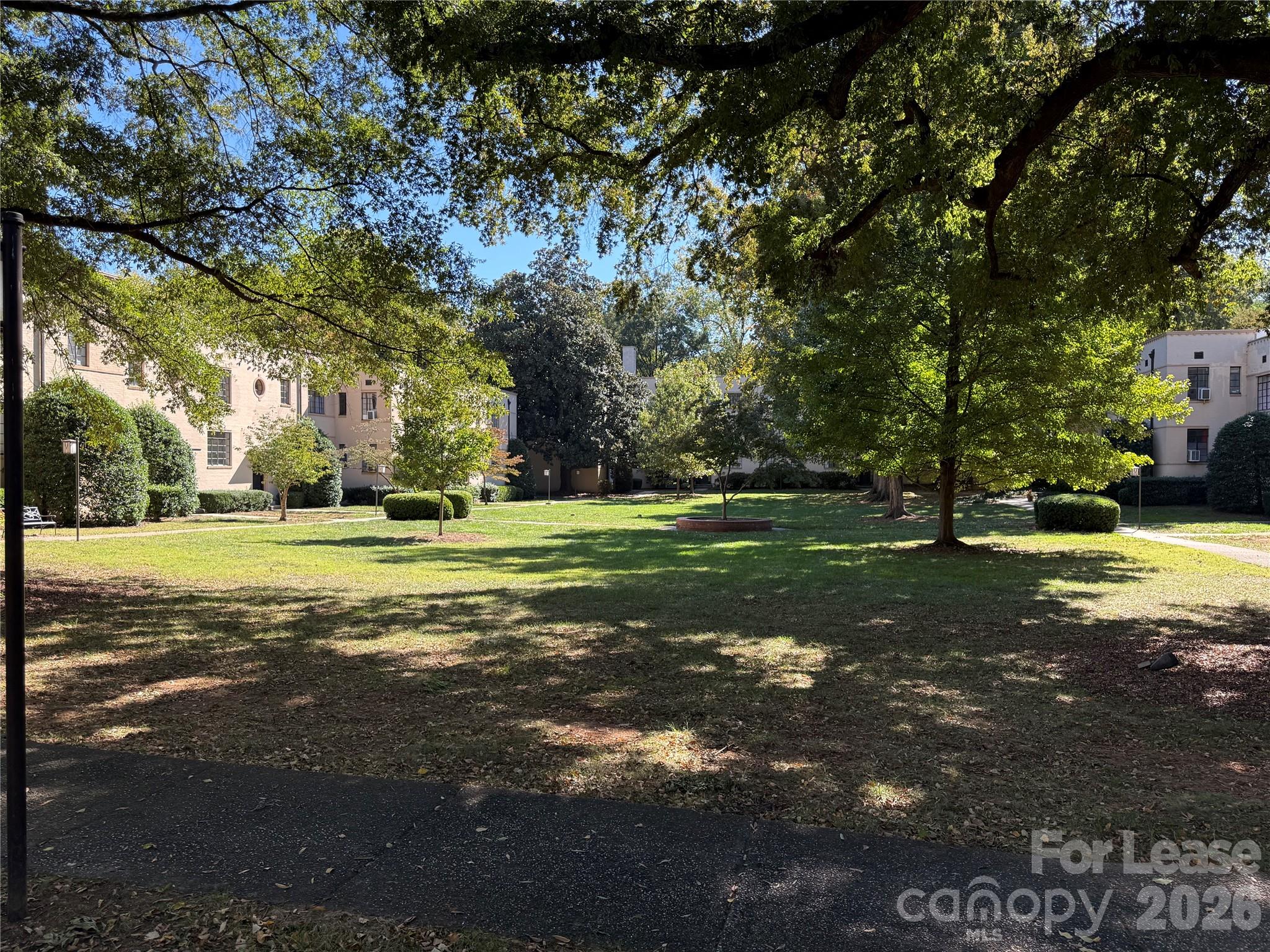 Condominium at 1121 Myrtle Avenue, Charlotte, photo 3 of 22