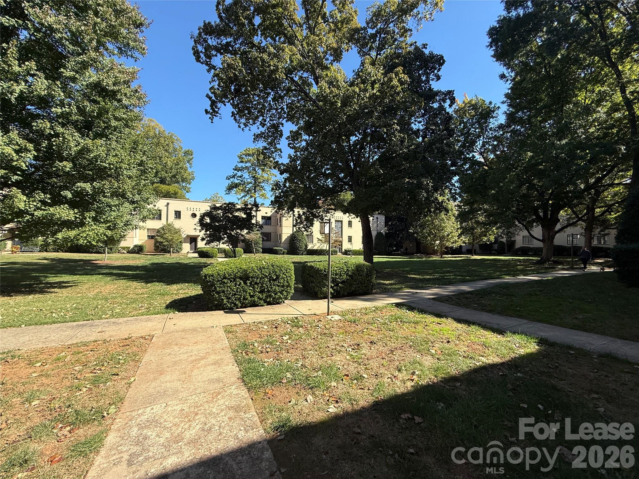 Condominium at 1121 Myrtle Avenue, Charlotte, photo 4 of 22