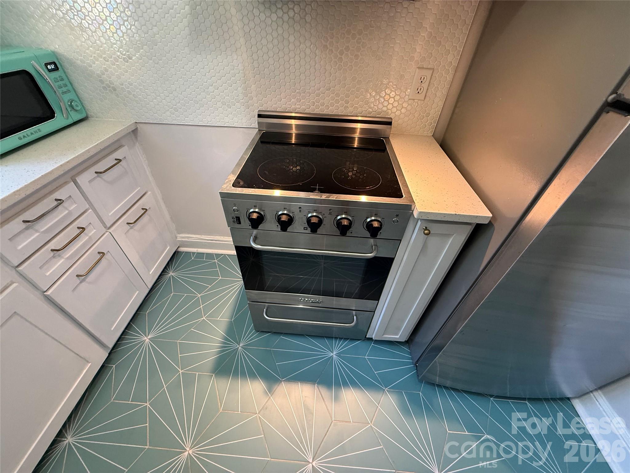 Condominium at 1121 Myrtle Avenue, Charlotte, photo 5 of 22