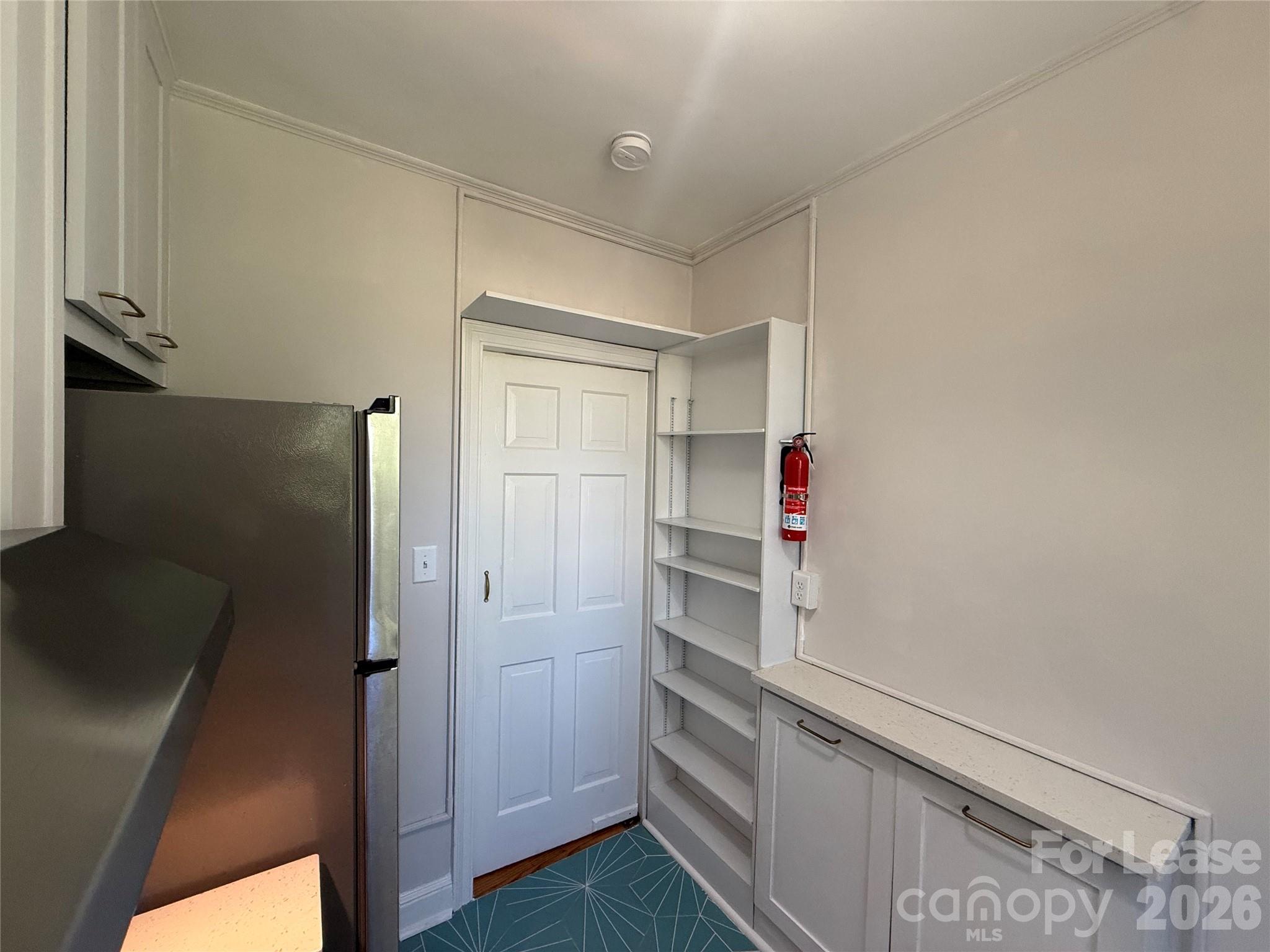 Condominium at 1121 Myrtle Avenue, Charlotte, photo 7 of 22