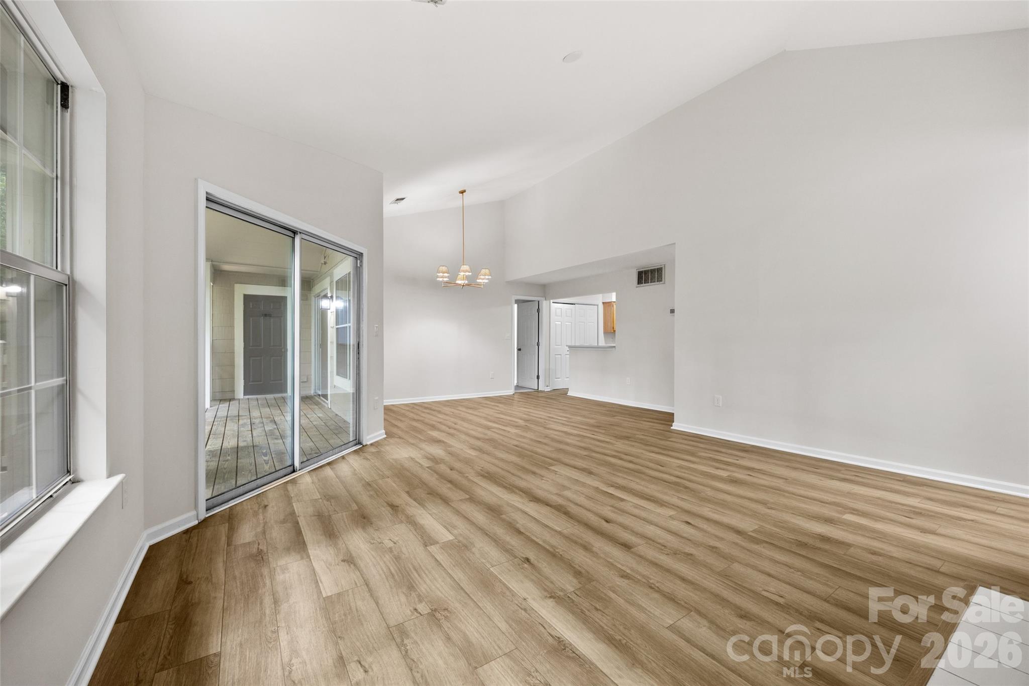 Condominium at 5013 Sharon Road, Charlotte, photo 7 of 37