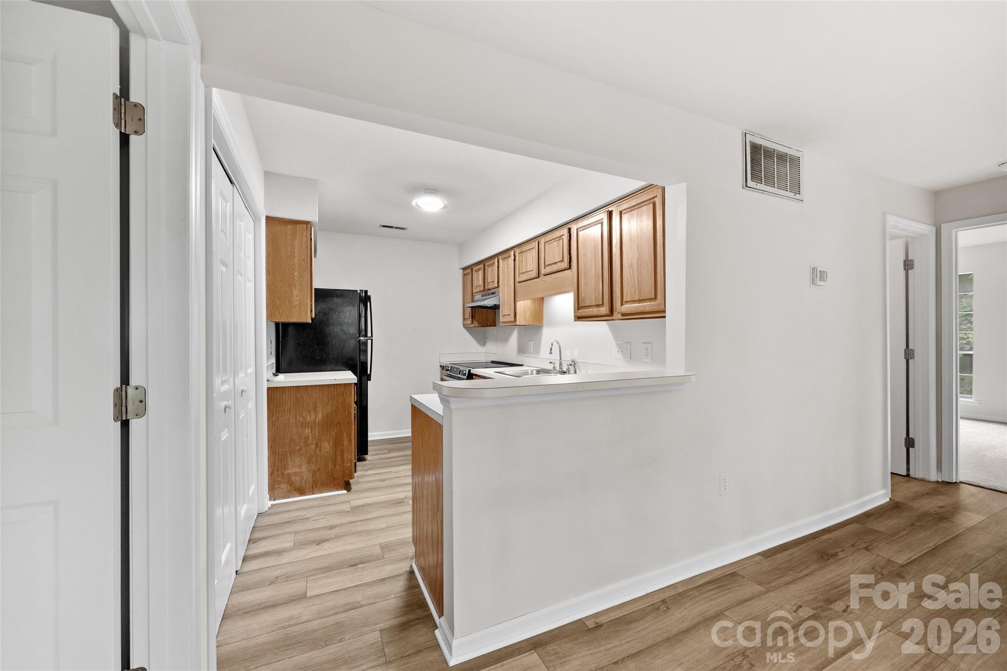 Condominium at 5013 Sharon Road, Charlotte, photo 12 of 37