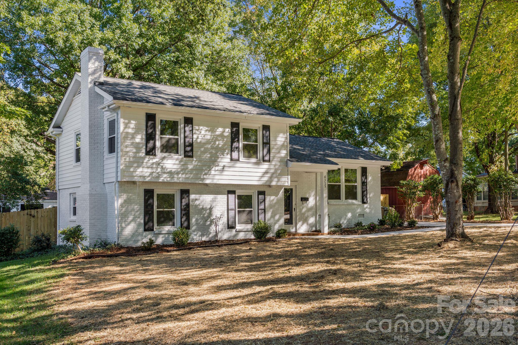 Single Family Residence at 4315 Chandworth Road, Charlotte, photo 6 of 48