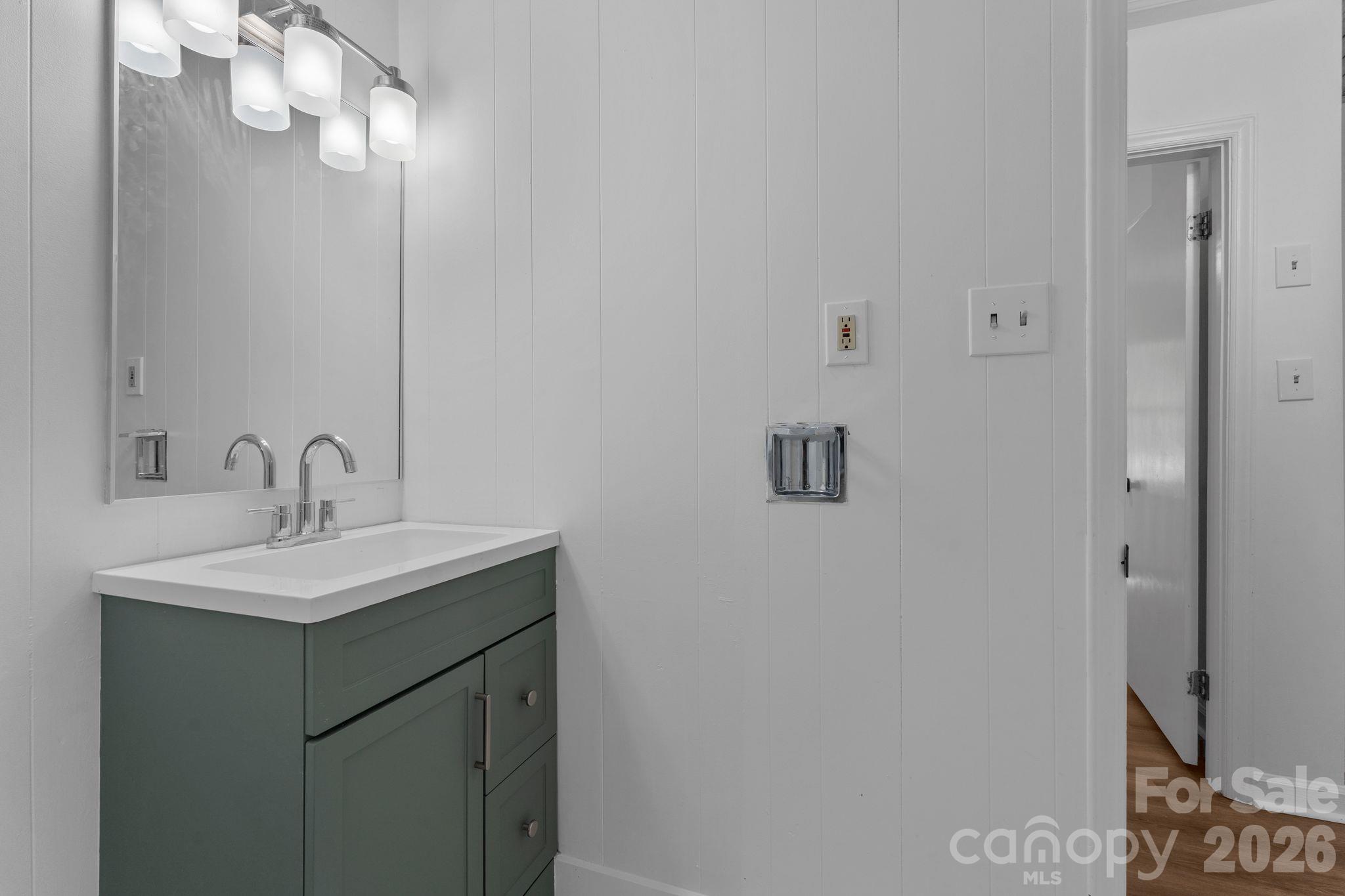 Single Family Residence at 4315 Chandworth Road, Charlotte, photo 36 of 48