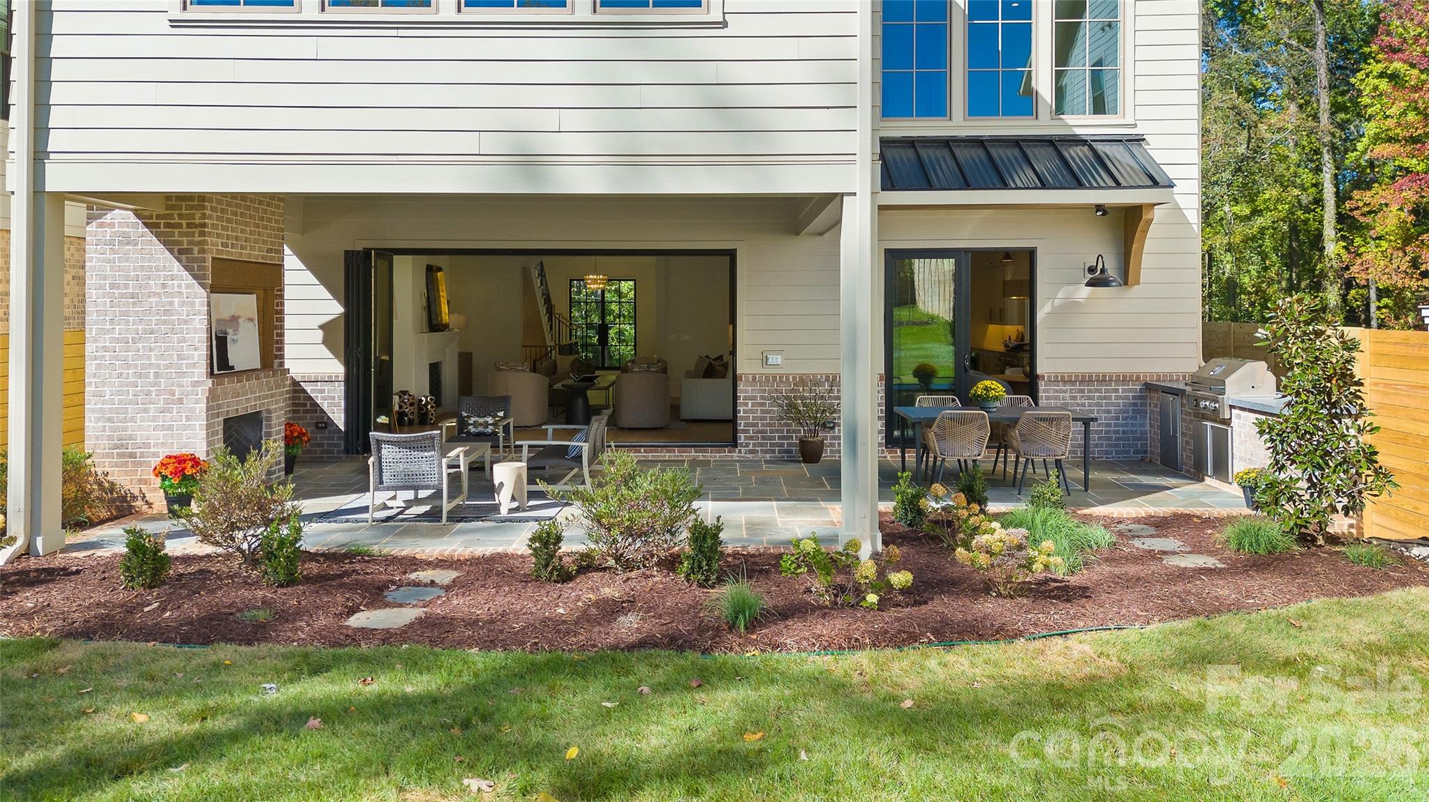 Single Family Residence at 630 Ashworth Road, Charlotte, photo 12 of 45