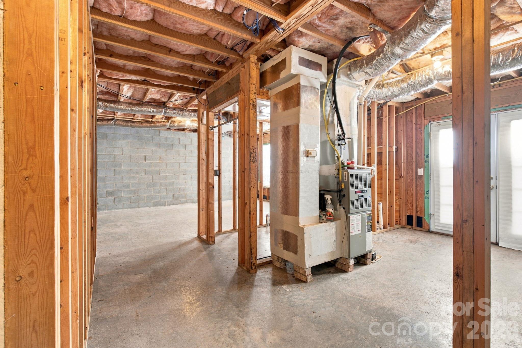 Single Family Residence at 5045 Old River Drive, Hickory, photo 35 of 47