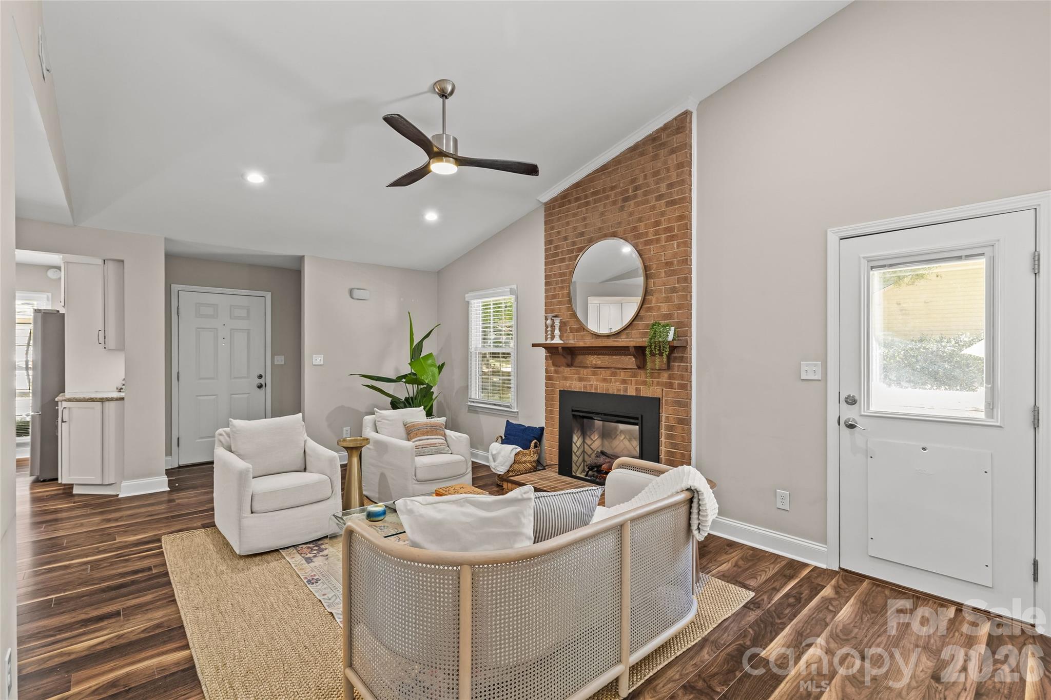 Single Family Residence at 2434 Dryden Lane, Charlotte, photo 7 of 32