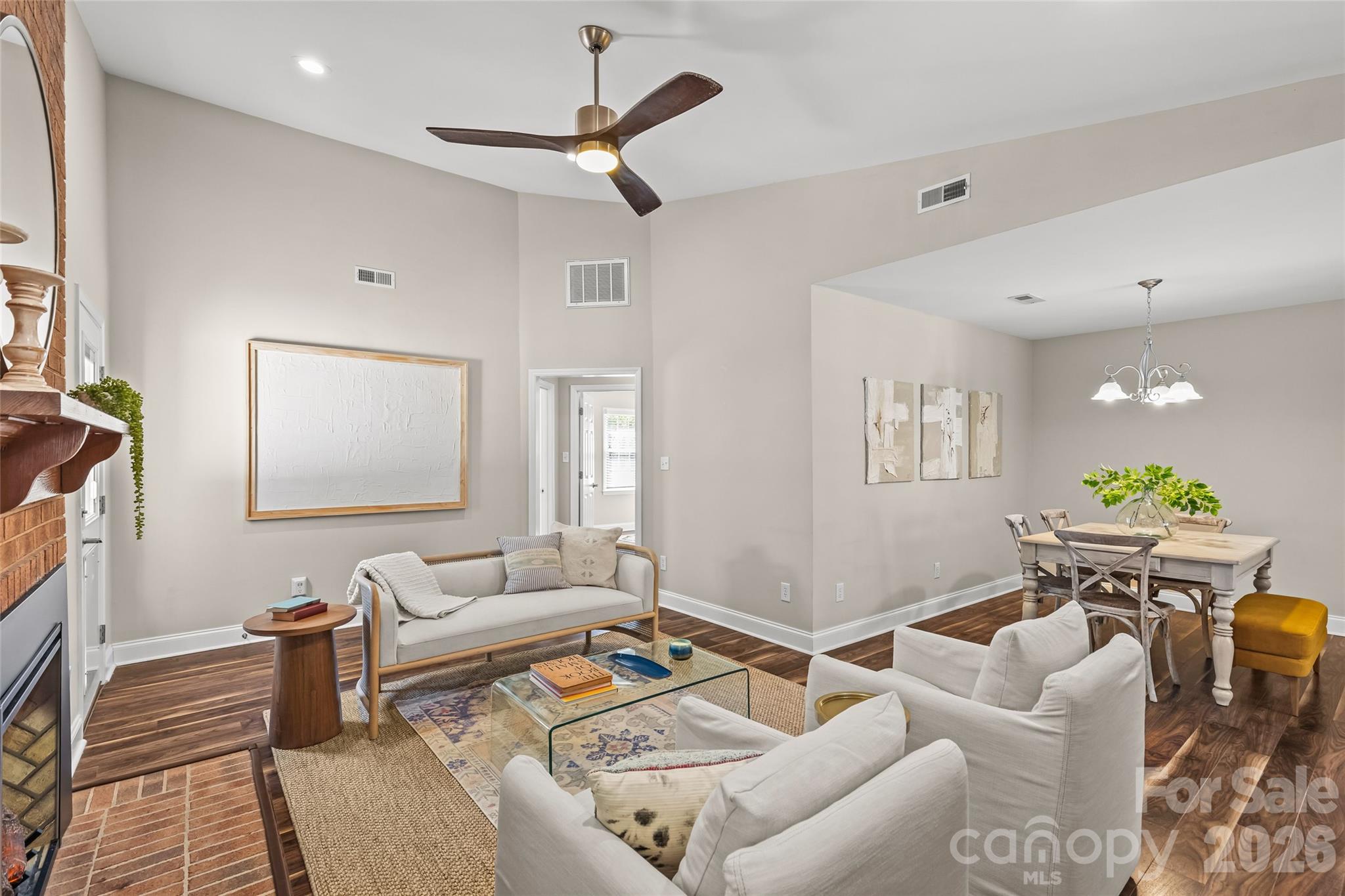 Single Family Residence at 2434 Dryden Lane, Charlotte, photo 9 of 32