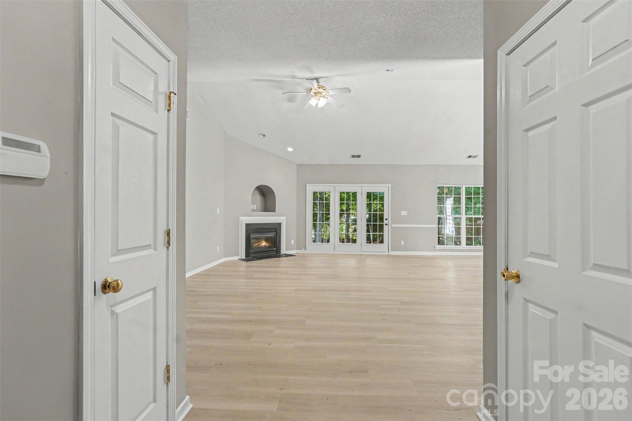 Single Family Residence at 131 Devon Forest Drive, Mooresville, photo 7 of 44