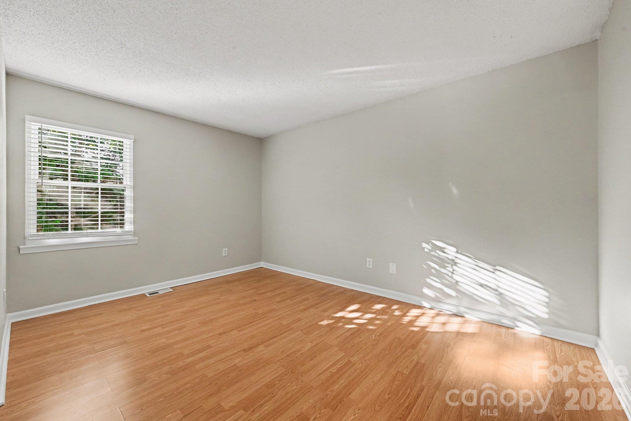 Condominium at 11059 Hunter Trail Lane, Charlotte, photo 8 of 18
