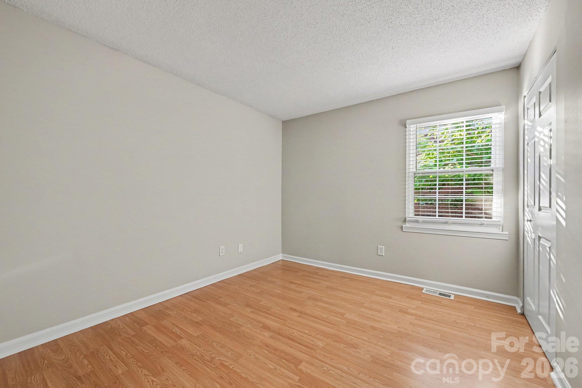 Condominium at 11059 Hunter Trail Lane, Charlotte, photo 11 of 18
