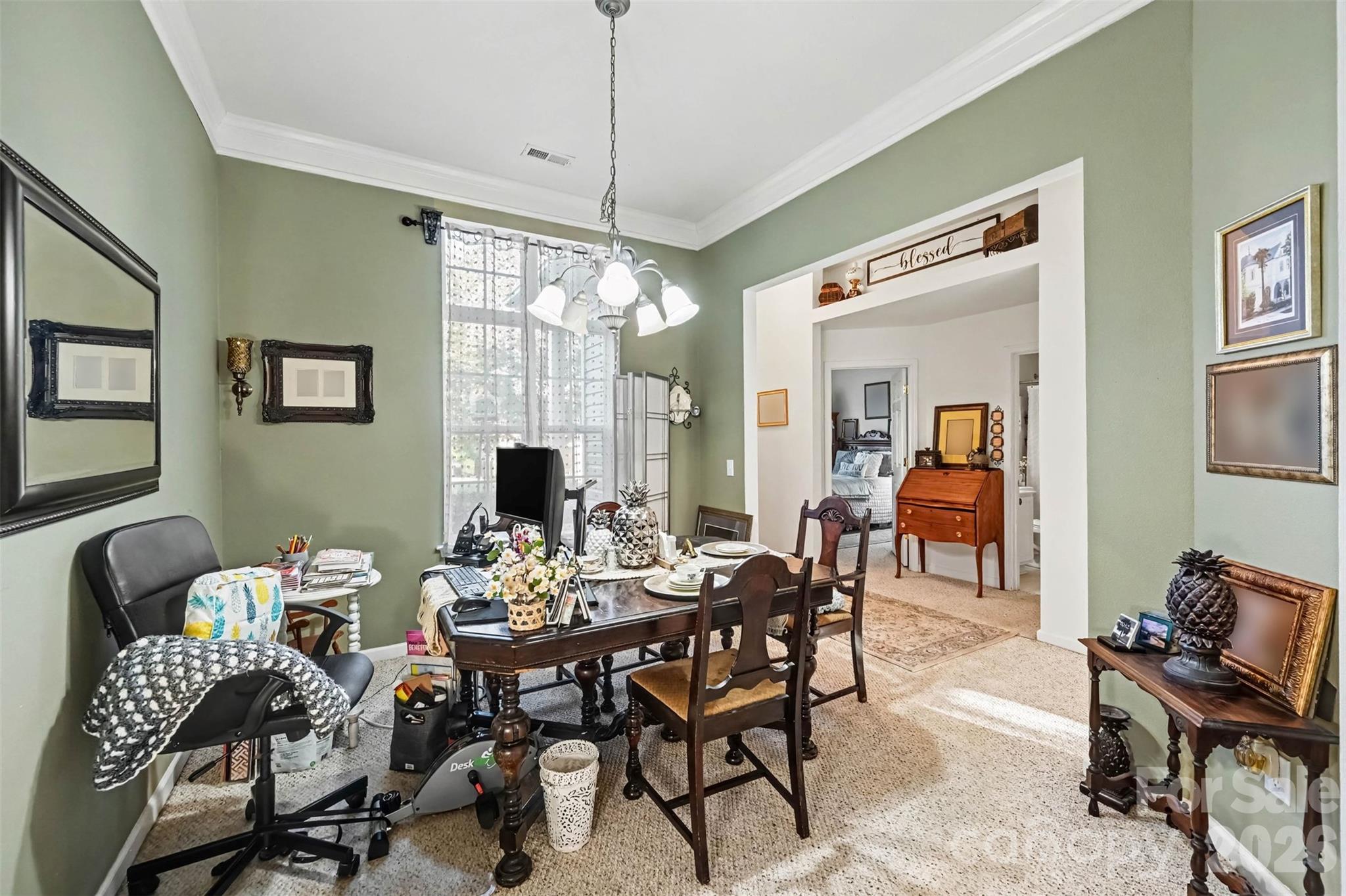 Single Family Residence at 16023 Circlegreen Drive, Charlotte, photo 10 of 28