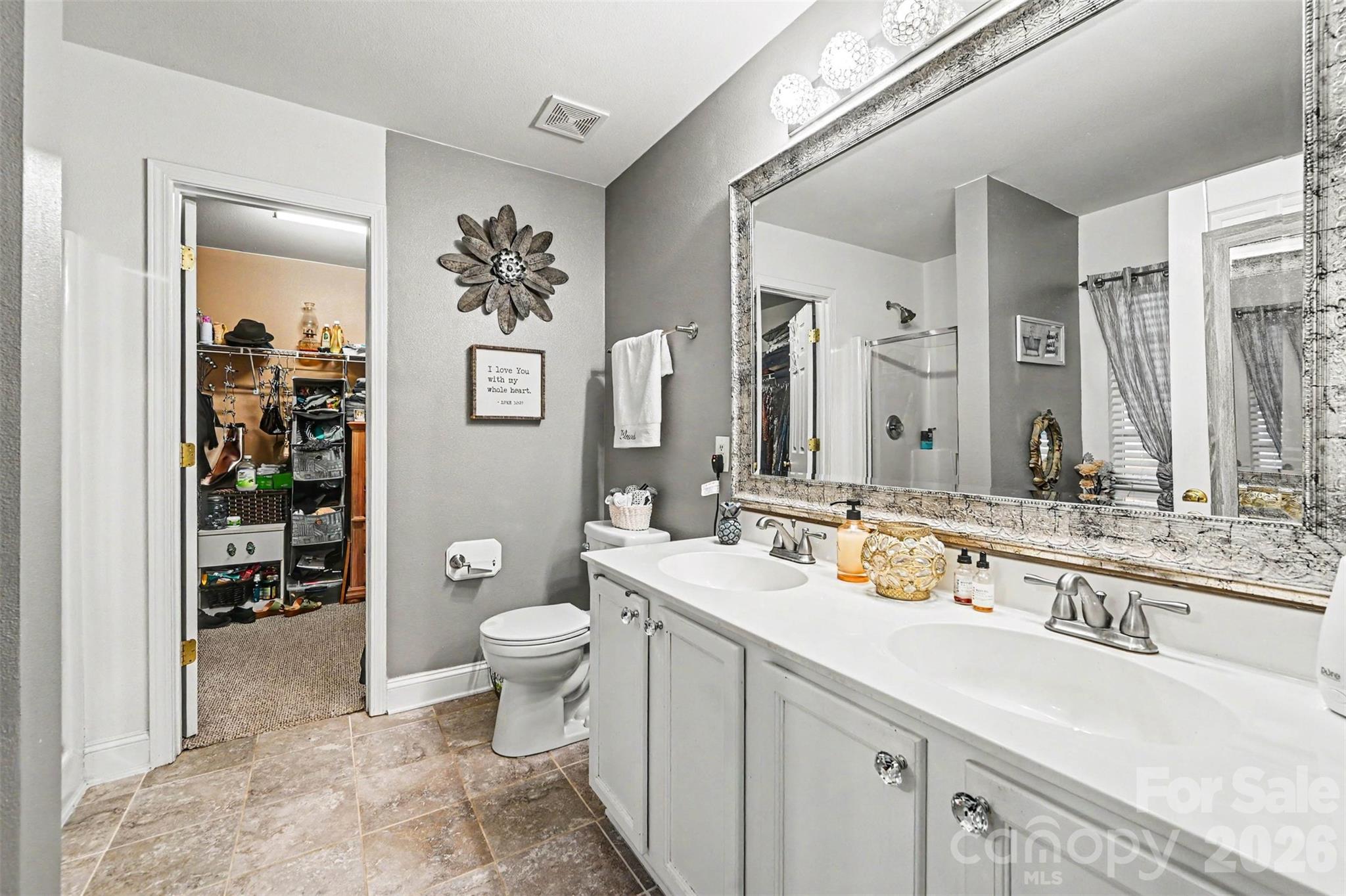 Single Family Residence at 16023 Circlegreen Drive, Charlotte, photo 18 of 28