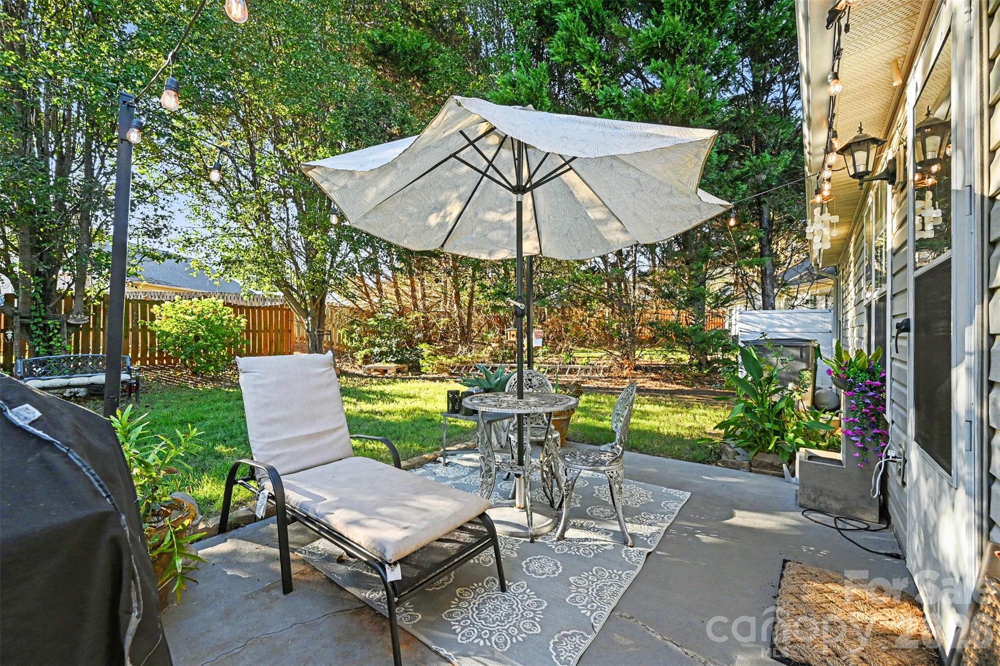 Single Family Residence at 16023 Circlegreen Drive, Charlotte, photo 27 of 28