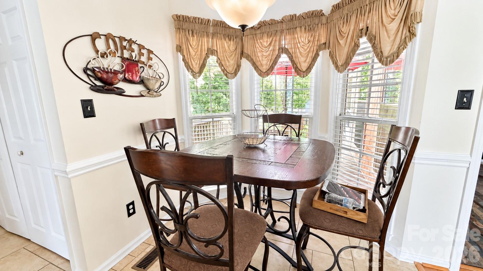 Breakfast nook - 3775 Kennedy Road, Gastonia
