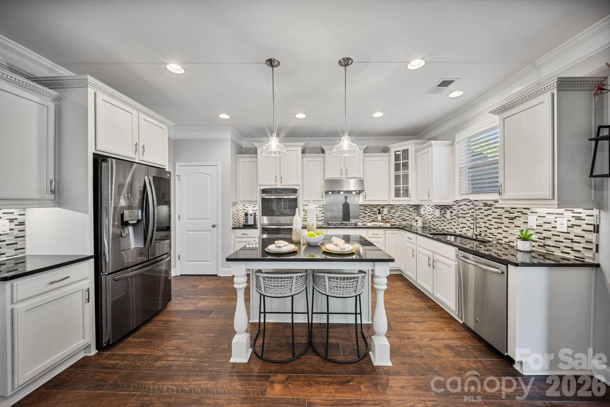 Single Family Residence at 5401 Casper Drive, Charlotte, photo 2 of 48