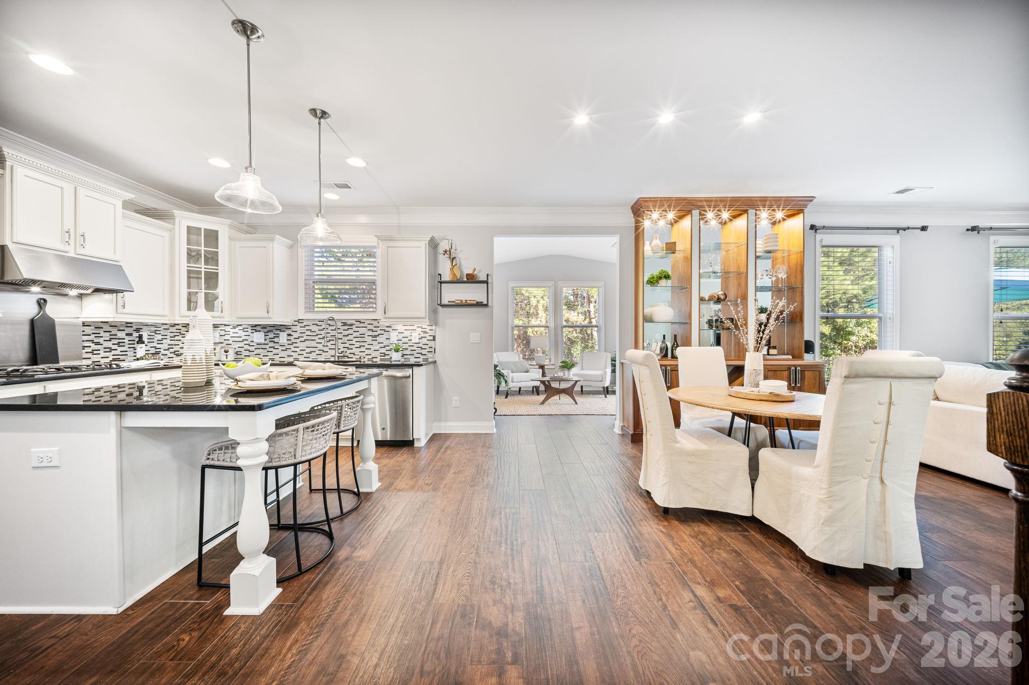 Single Family Residence at 5401 Casper Drive, Charlotte, photo 11 of 48