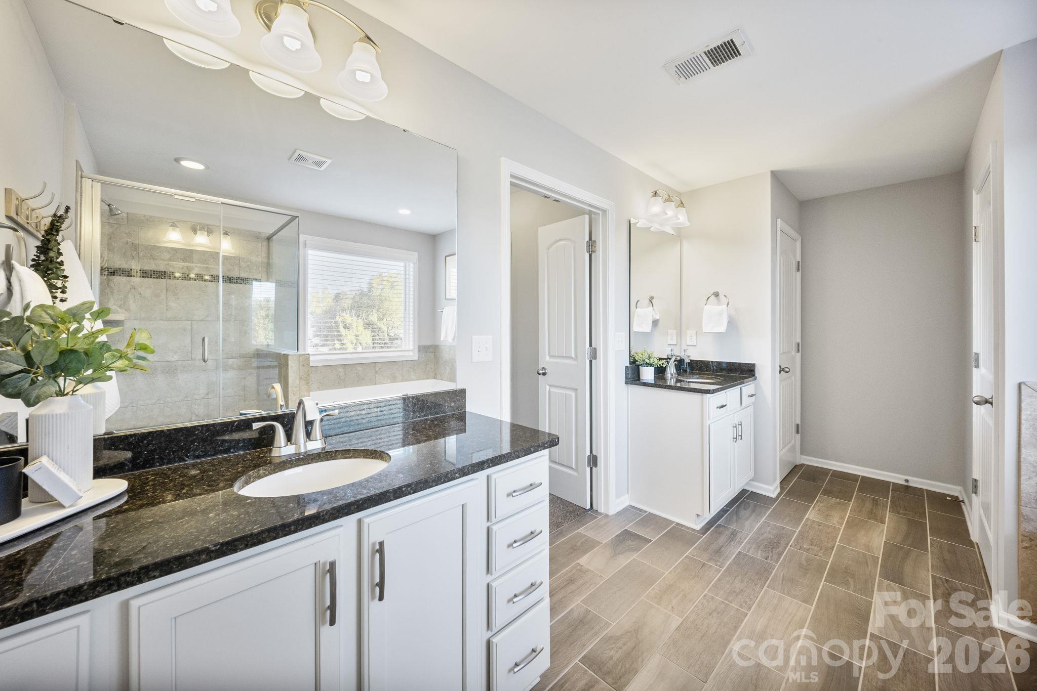 Single Family Residence at 5401 Casper Drive, Charlotte, photo 27 of 48