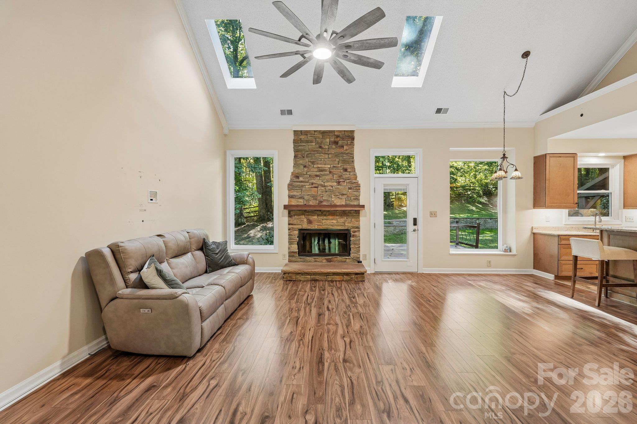 Single Family Residence at 9139 Magnolia Estates Drive, Cornelius, photo 16 of 73