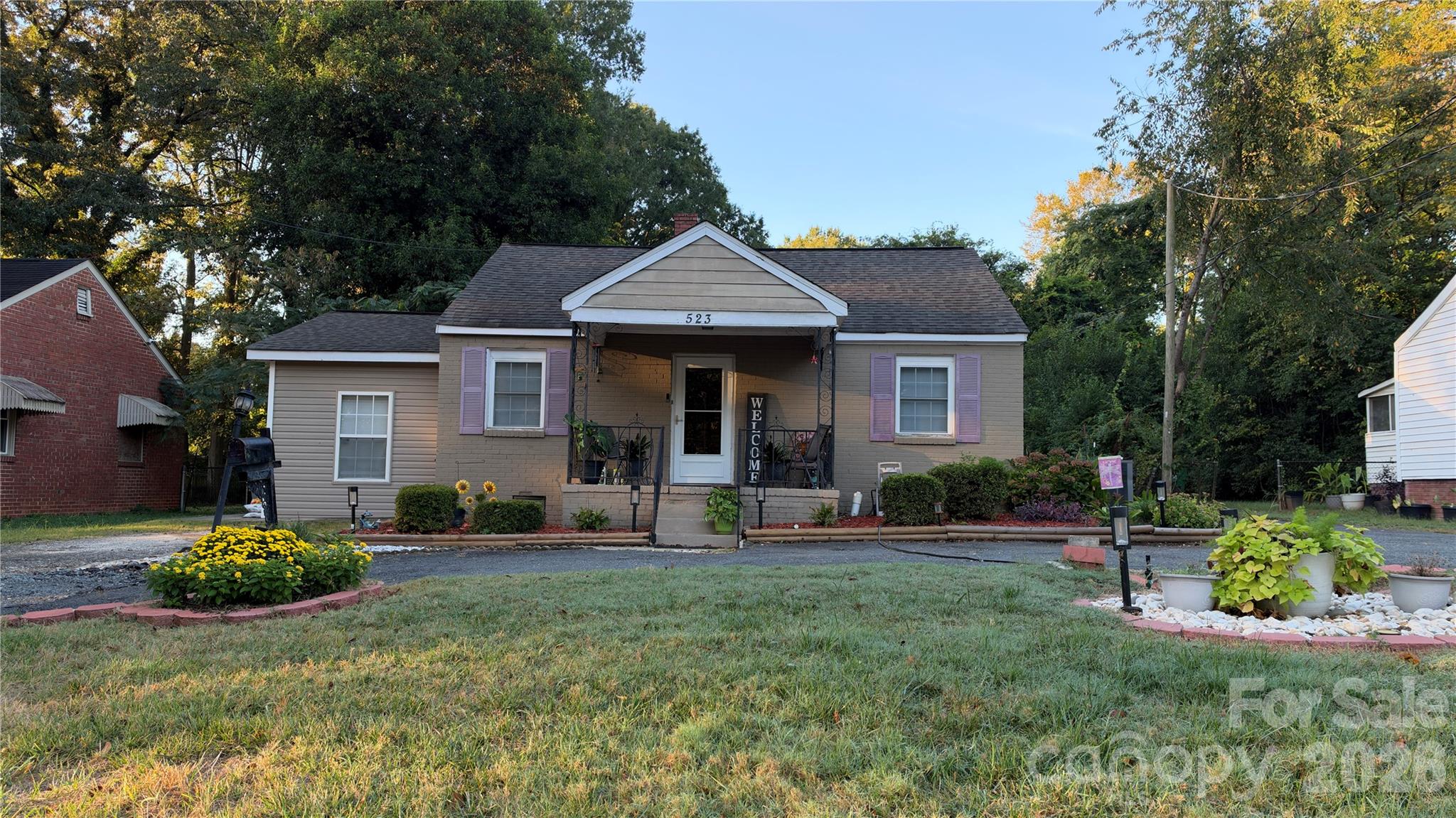 Single Family Residence at 523 W 28th Street, Charlotte, photo 4 of 22
