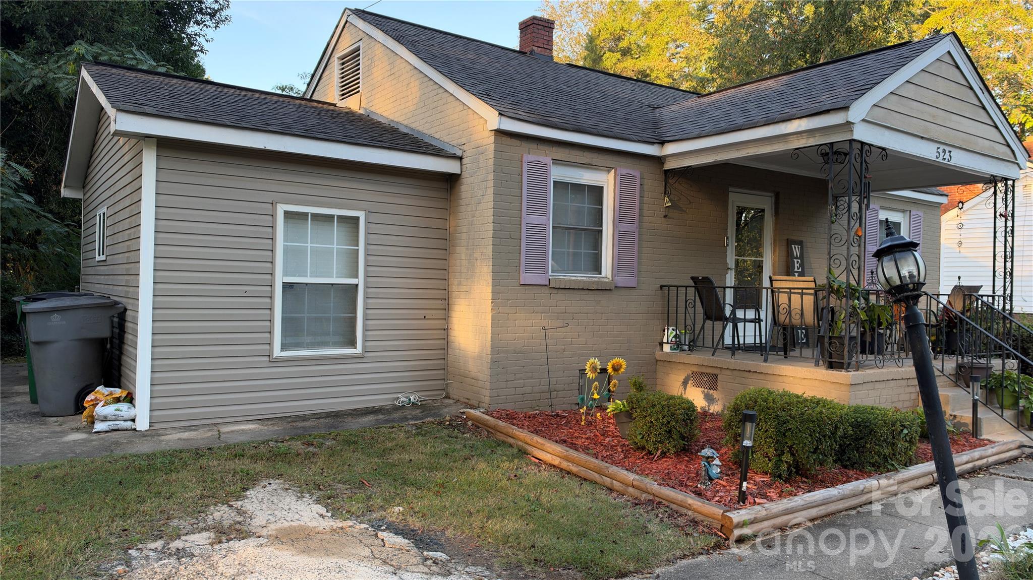 Single Family Residence at 523 W 28th Street, Charlotte, photo 10 of 22