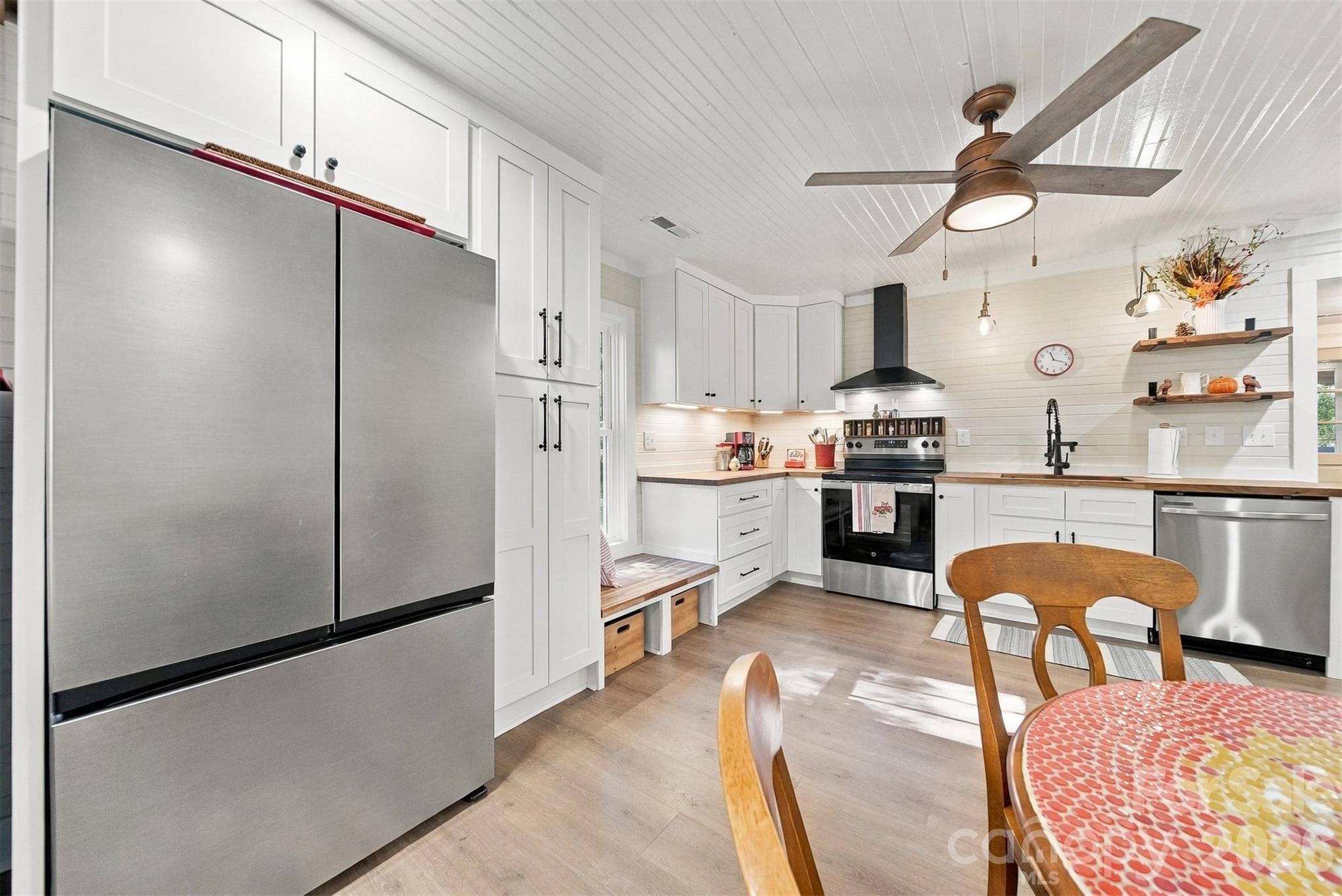 Single Family Residence at 271 Fairmount Road, Statesville, photo 16 of 48
