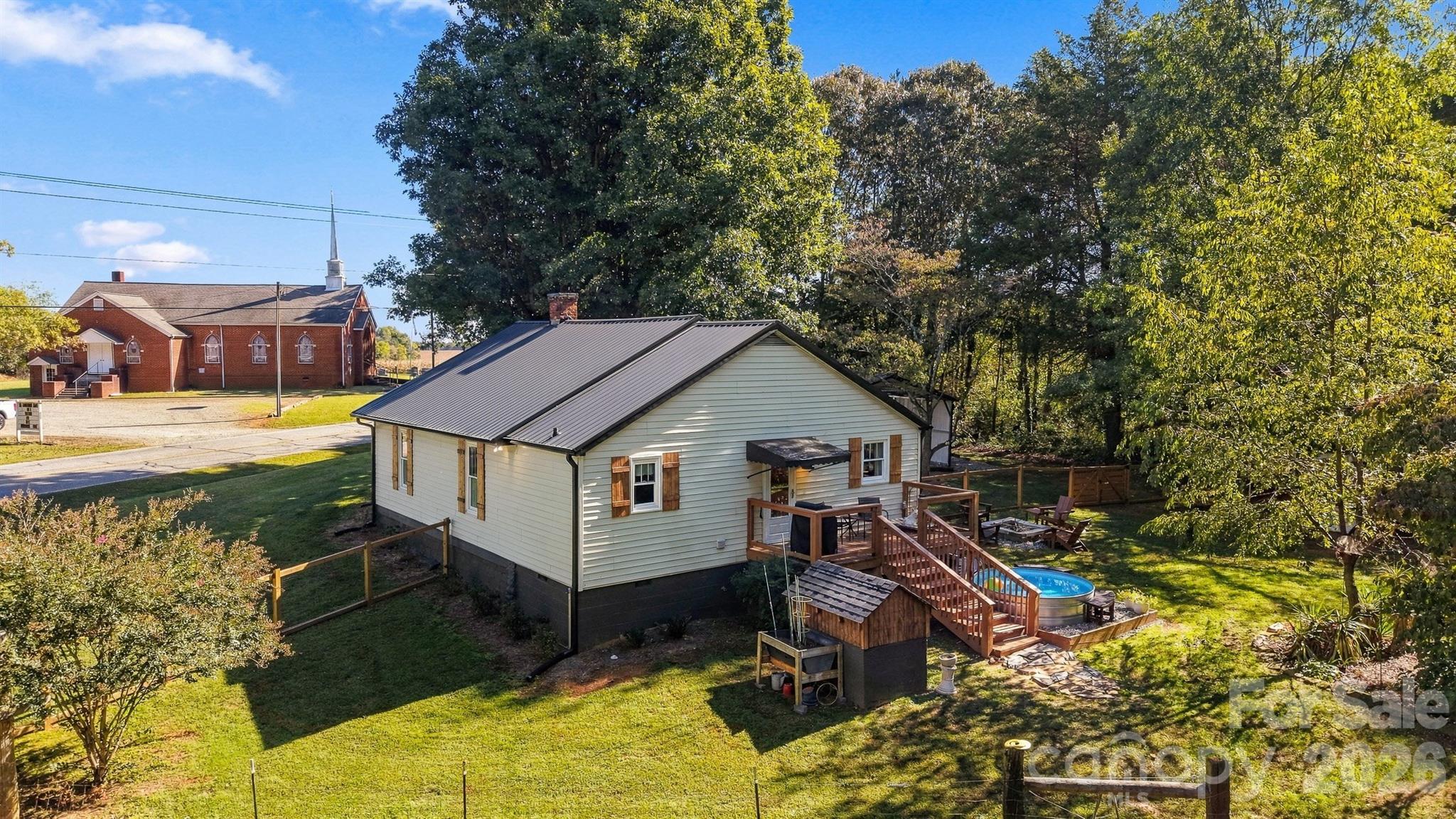 Single Family Residence at 271 Fairmount Road, Statesville, photo 44 of 48