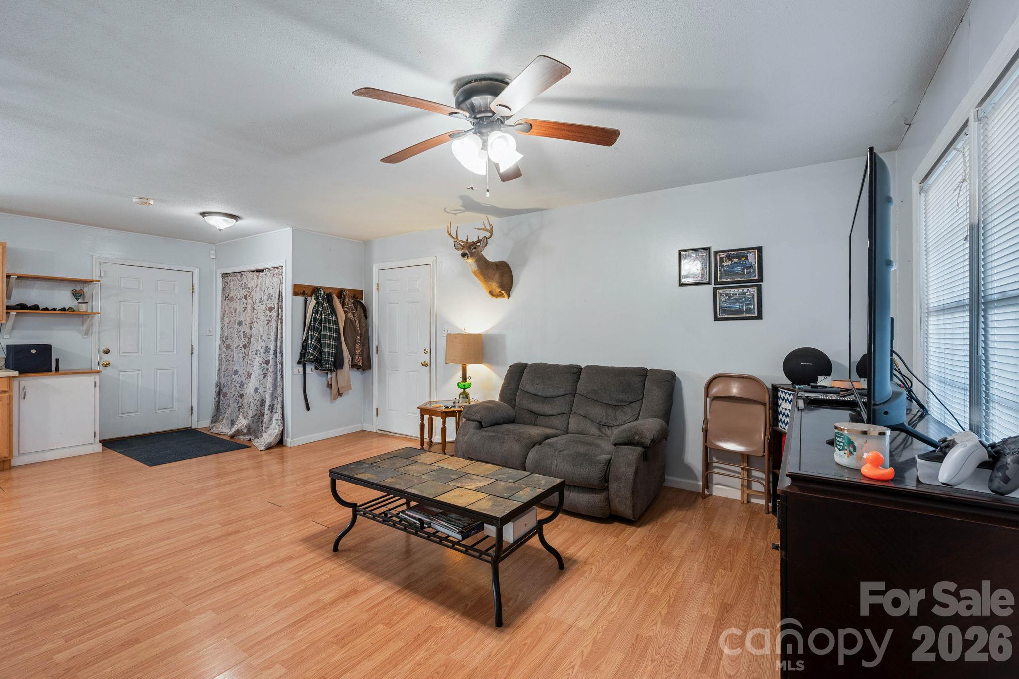 Single Family Residence at 5507 Valley Field Road, Hickory, photo 4 of 31