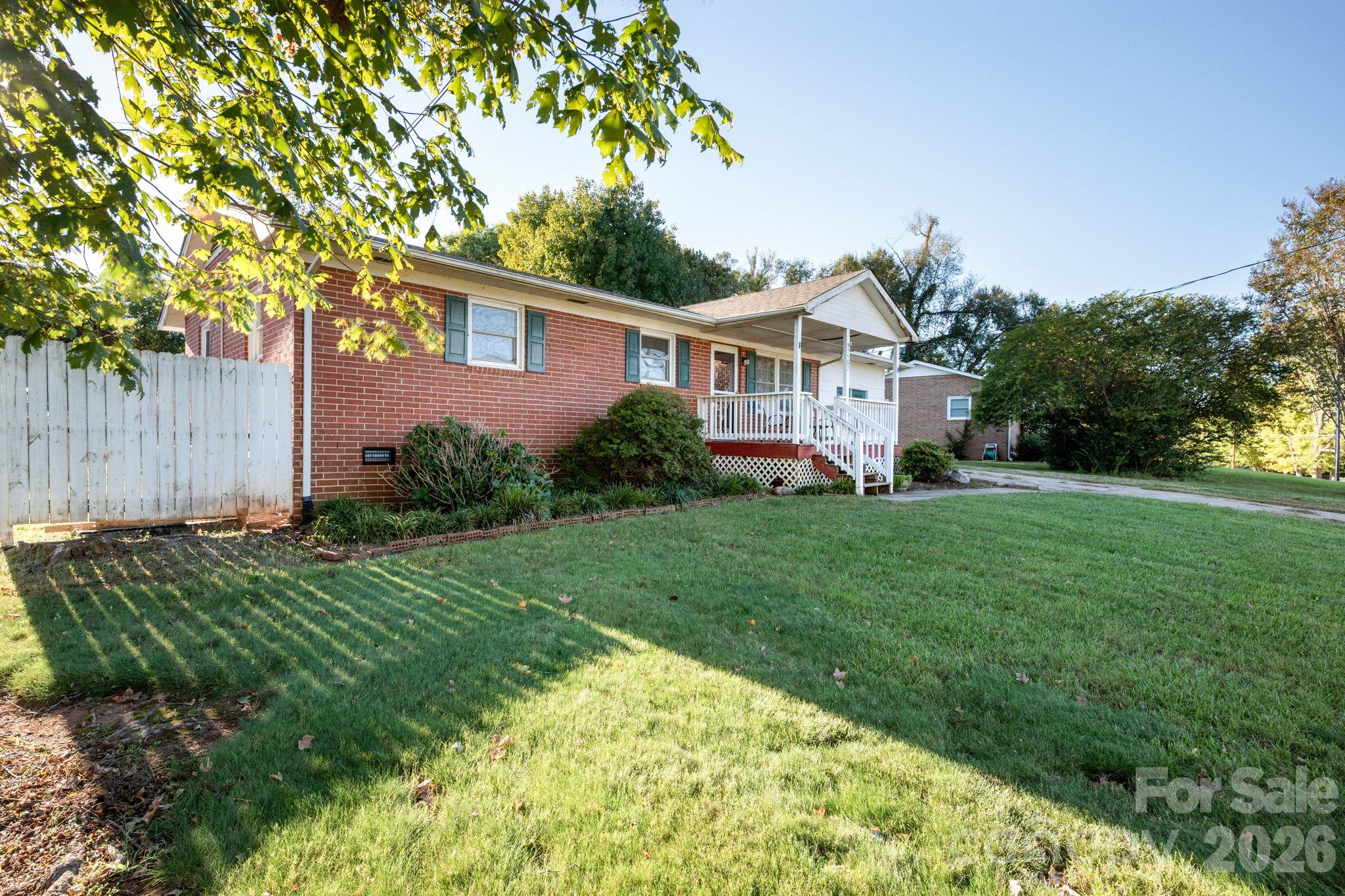 Single Family Residence at 5507 Valley Field Road, Hickory, photo 23 of 31