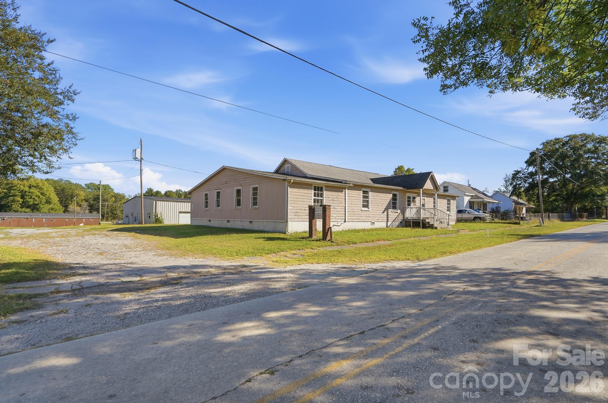 706 Old North Main Street