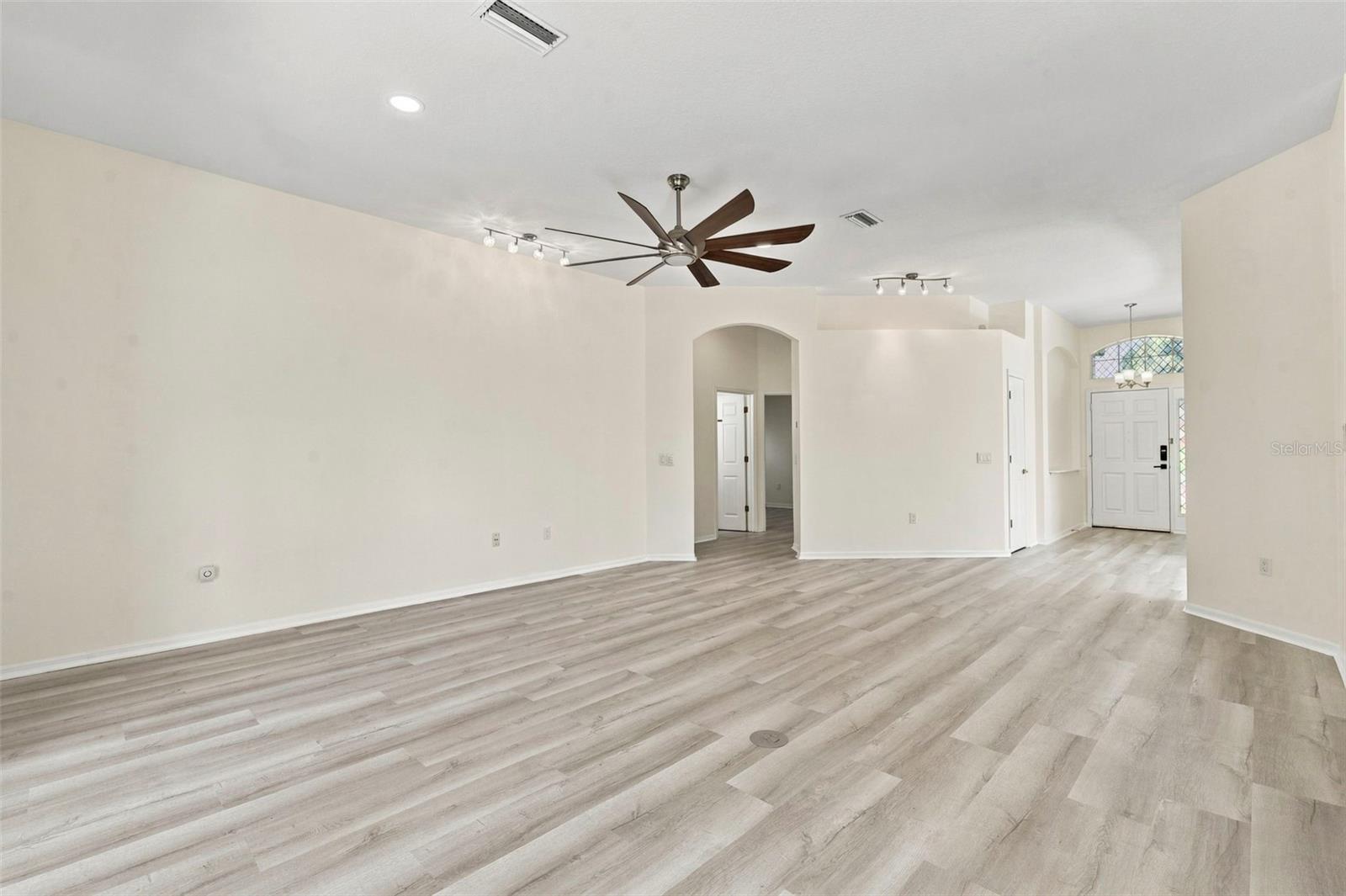 Single Family Residence at 13510 GLOSSY IBIS PL, BRADENTON, photo 19 of 104
