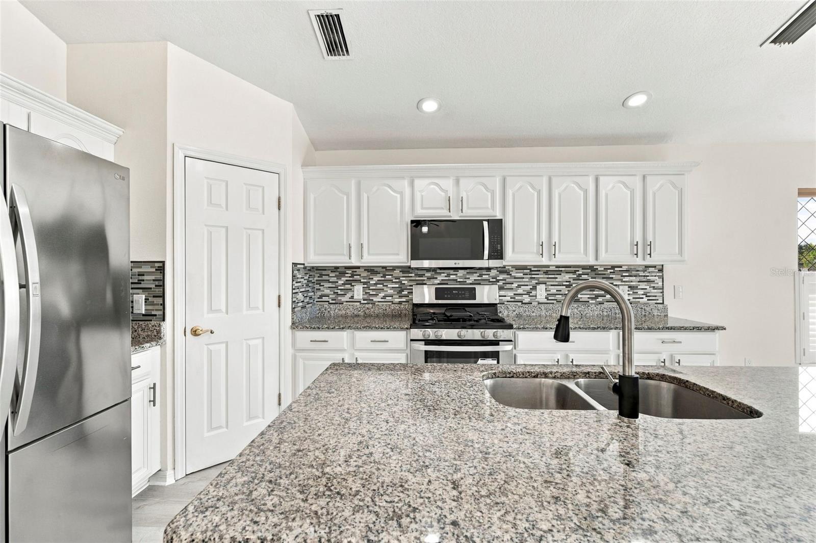 Single Family Residence at 13510 GLOSSY IBIS PL, BRADENTON, photo 39 of 104