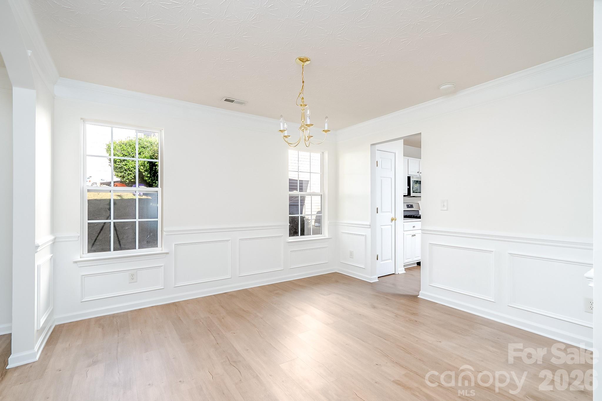 Single Family Residence at 5124 Eagle Creek Drive, Charlotte, photo 17 of 42