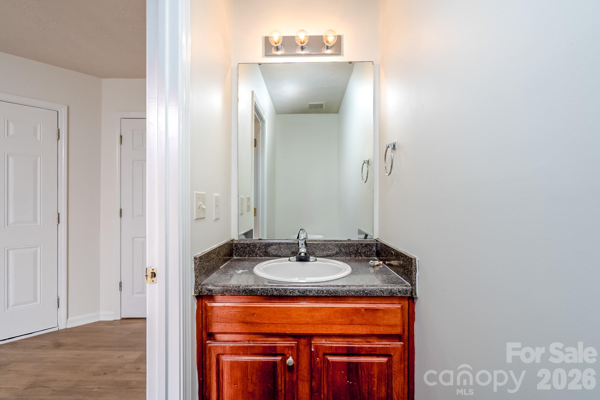 Single Family Residence at 5124 Eagle Creek Drive, Charlotte, photo 38 of 42