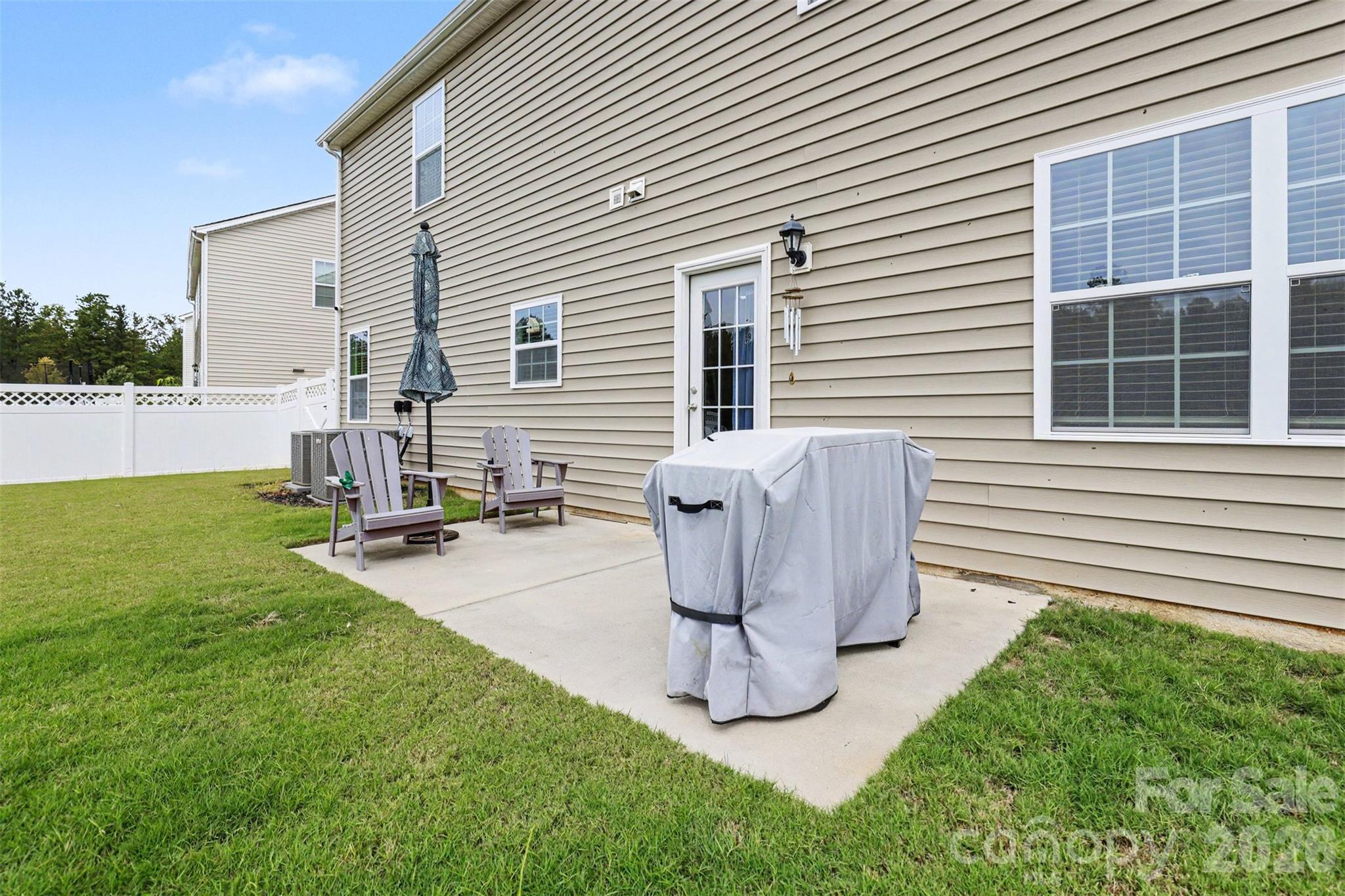 Single Family Residence at 7943 Stonehouse Drive, Gastonia, photo 37 of 45