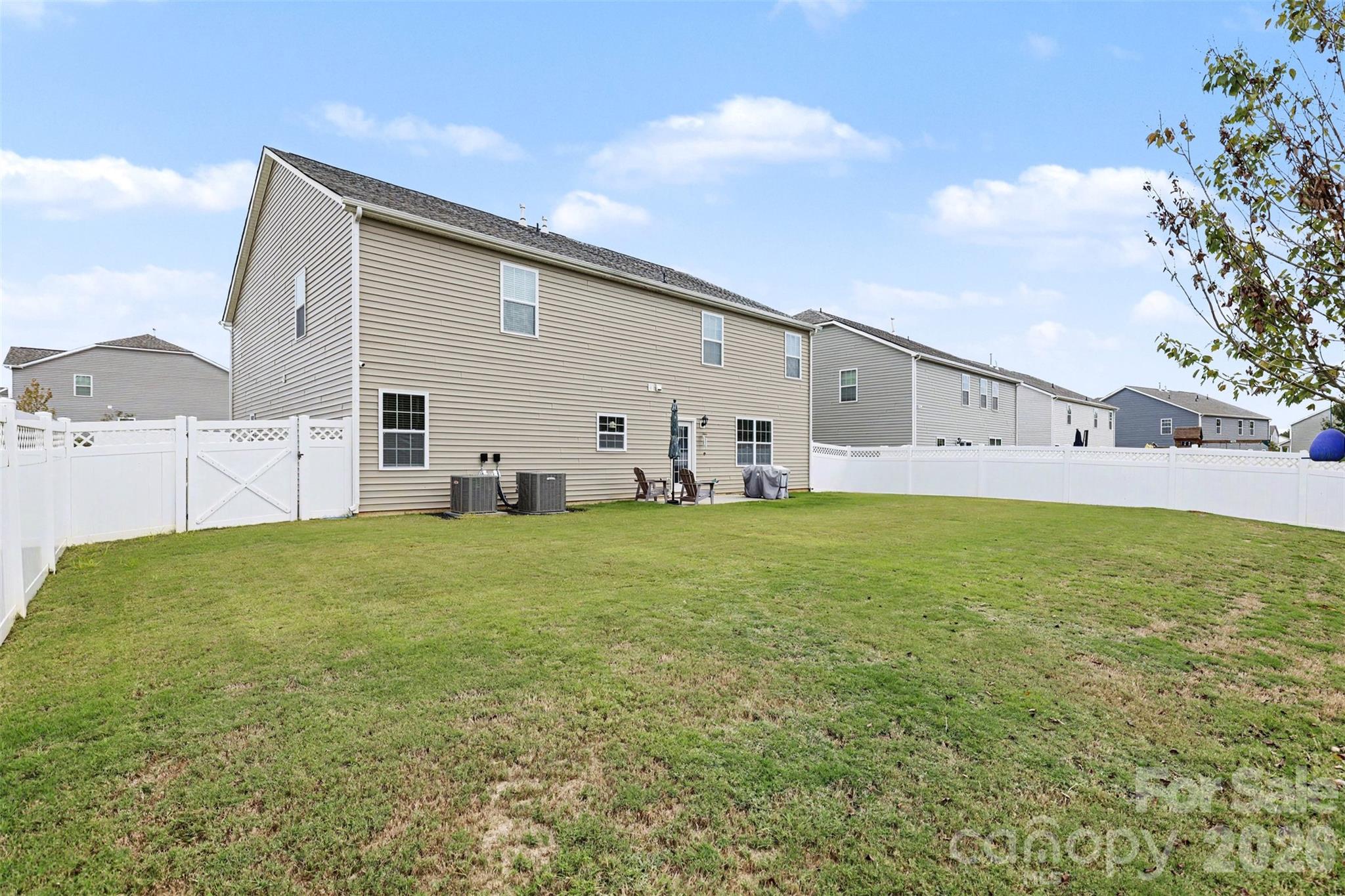 Single Family Residence at 7943 Stonehouse Drive, Gastonia, photo 41 of 45