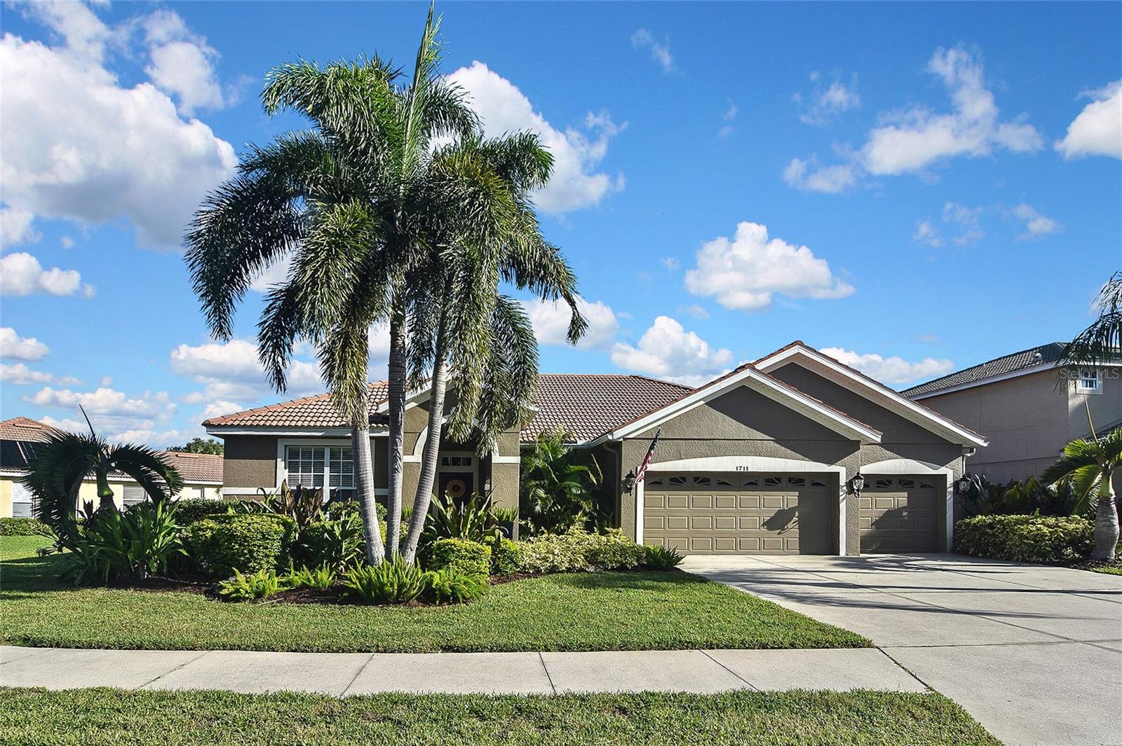 1711 PINYON PINE DR