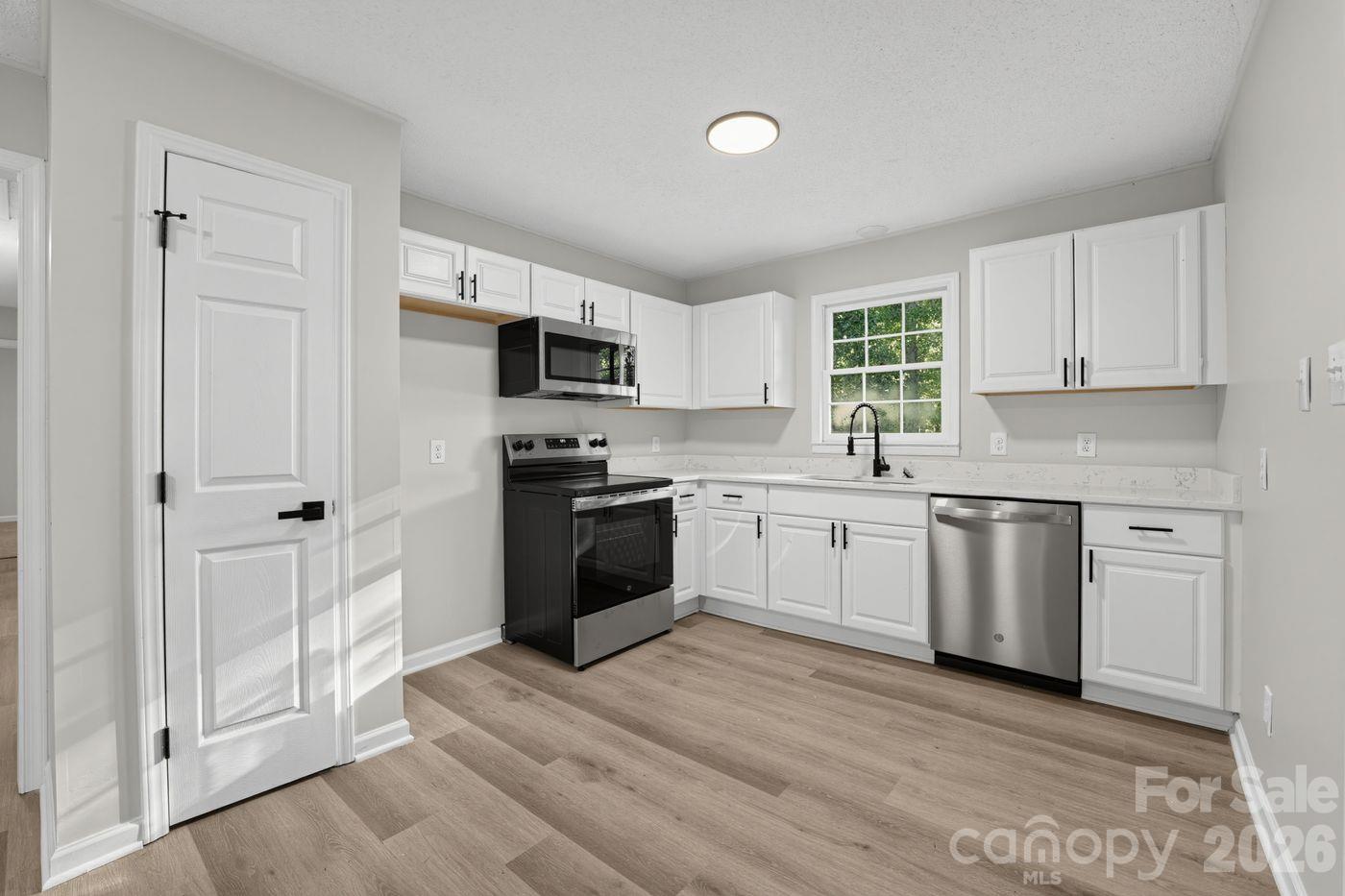 Single Family Residence at 1227 Eden Drive, Chester, photo 4 of 13