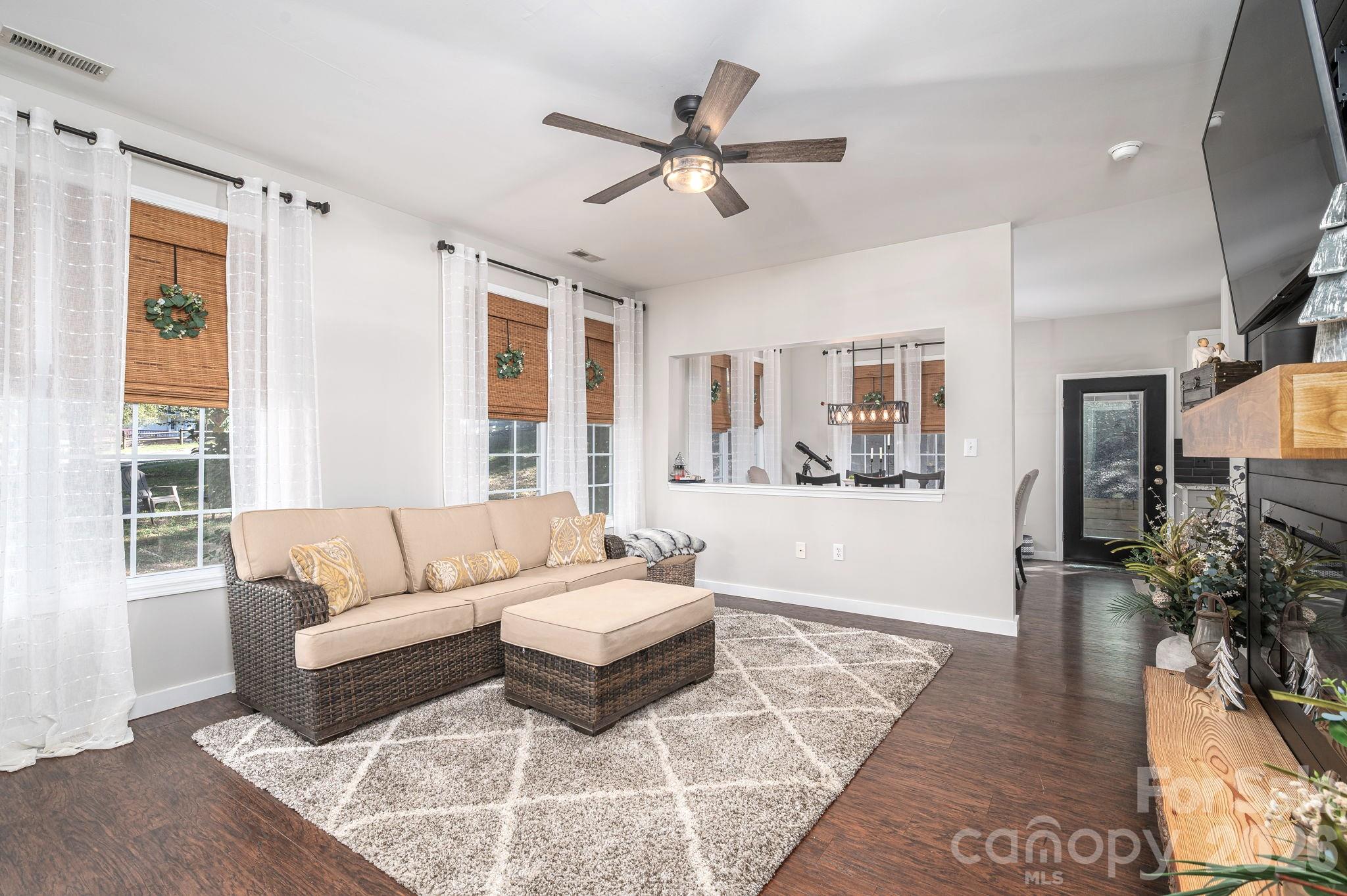 Single Family Residence at 224 Howe Street, Belmont, photo 8 of 31